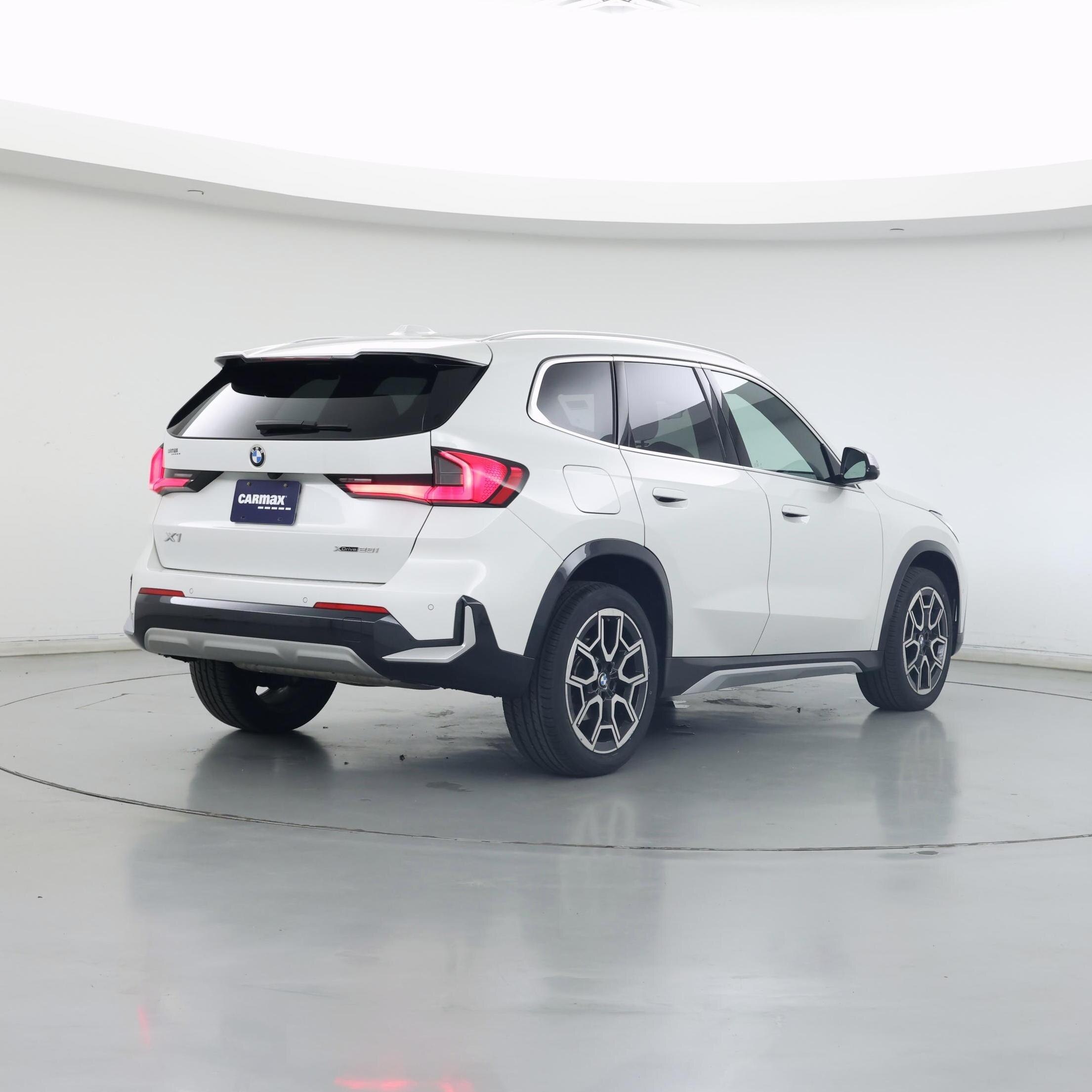 Thumbnail: 2023 BMW X1 - 8