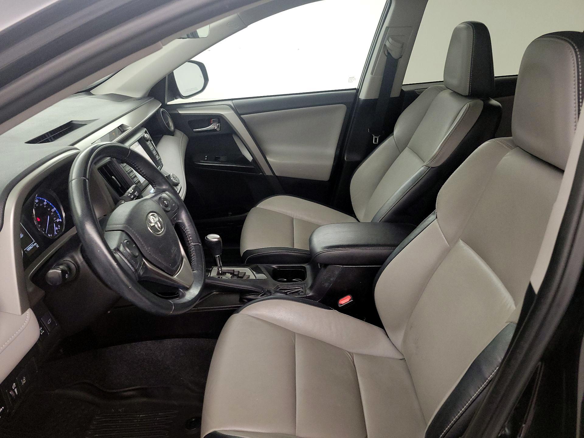 Thumbnail: 2016 Toyota RAV4 - 11