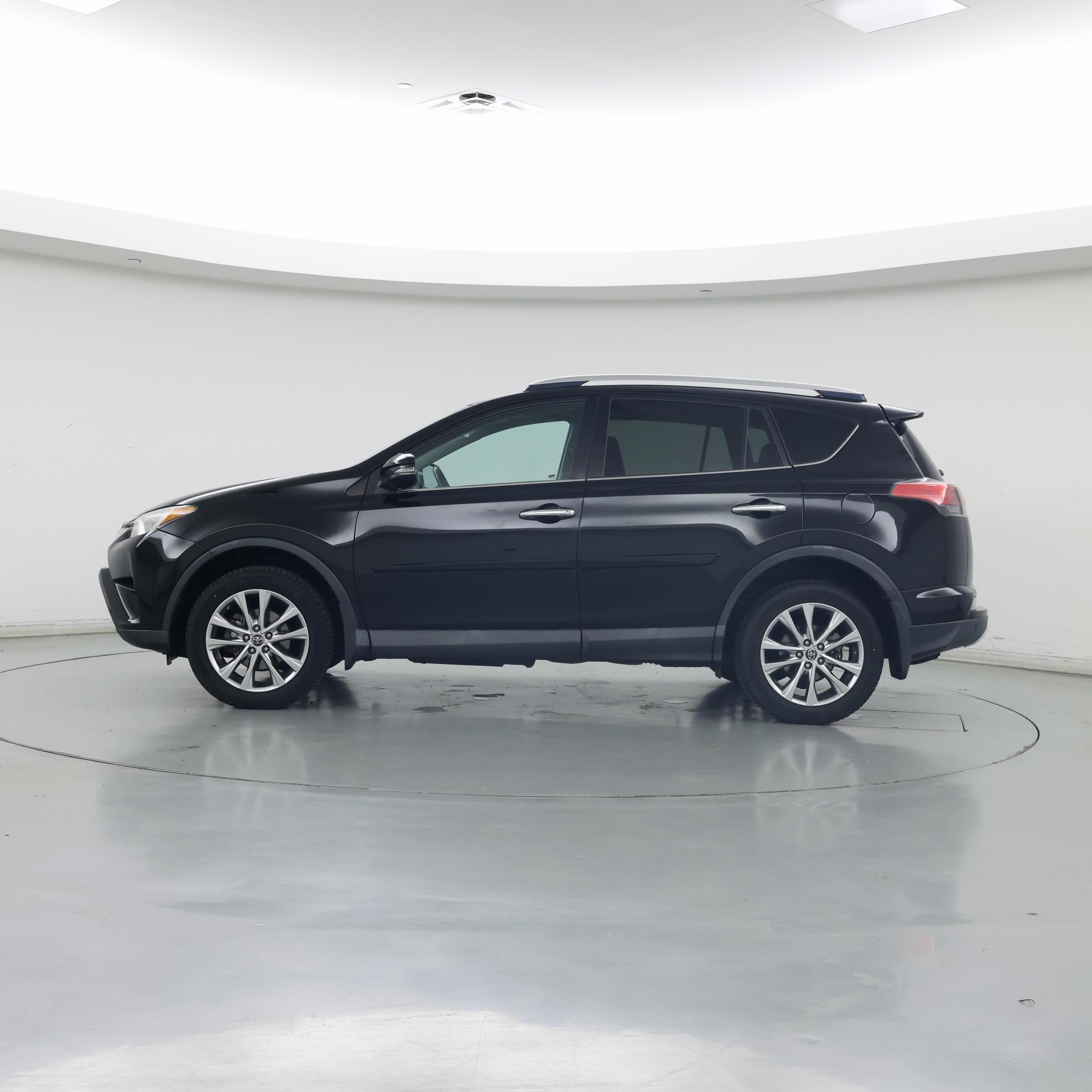 Thumbnail: 2016 Toyota RAV4 - 3