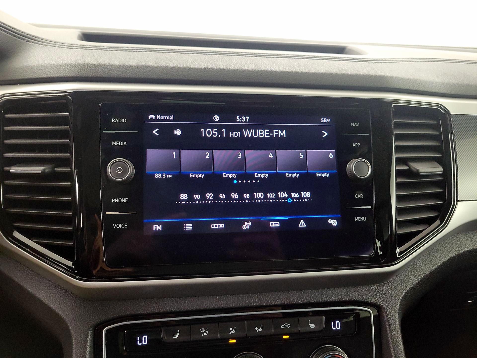 Thumbnail: 2022 Volkswagen Atlas - 16