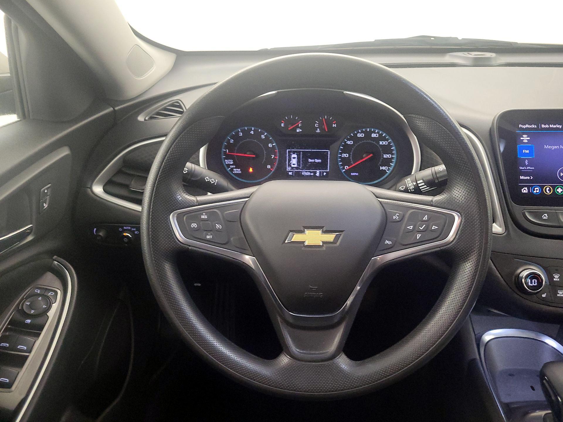 Thumbnail: 2022 Chevrolet Malibu - 10