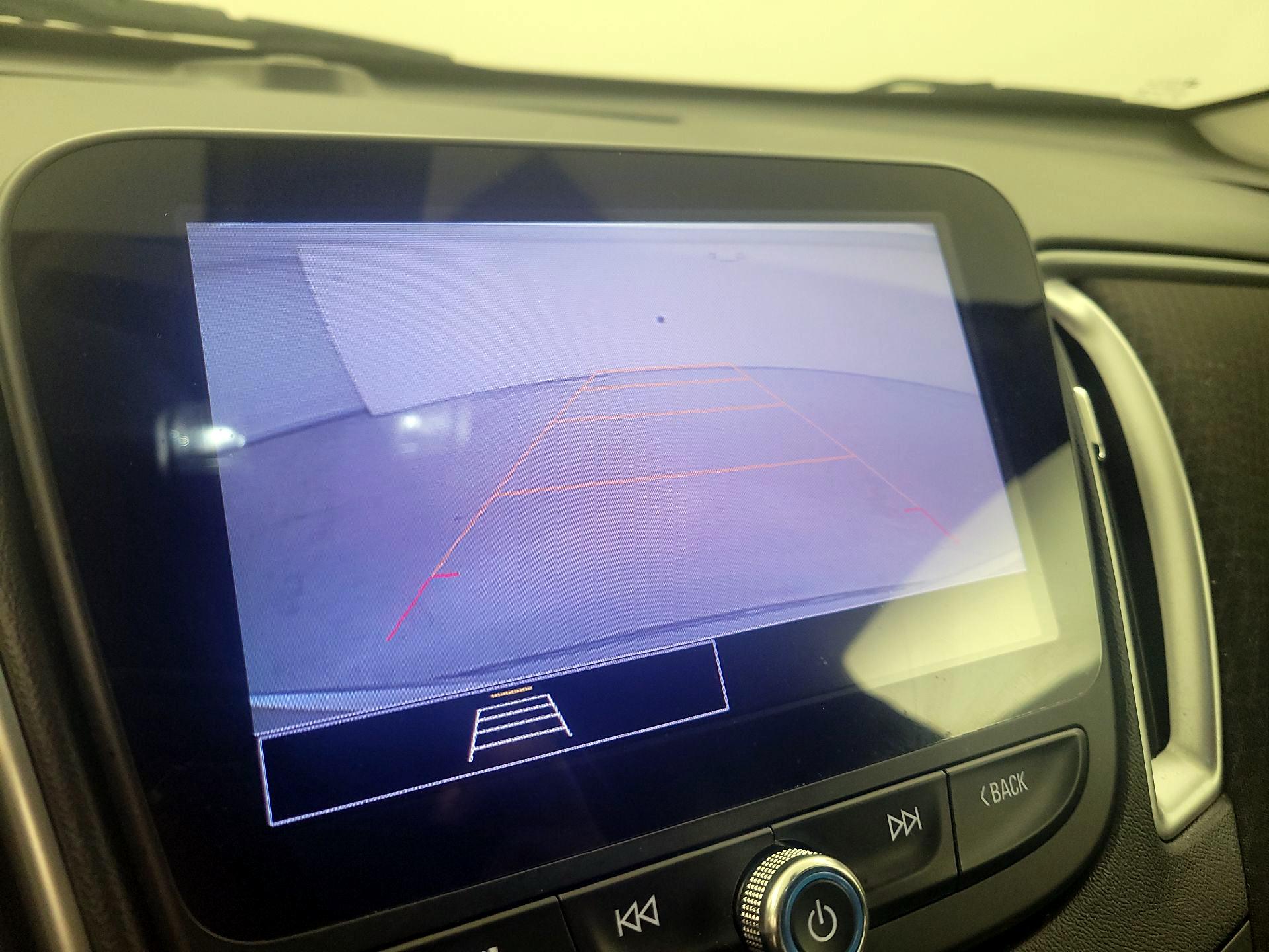 Thumbnail: 2022 Chevrolet Malibu - 14