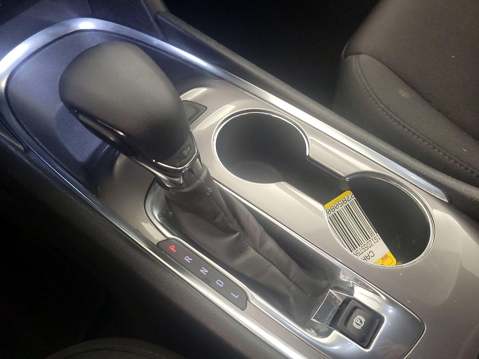 Thumbnail: 2022 Chevrolet Malibu - 17