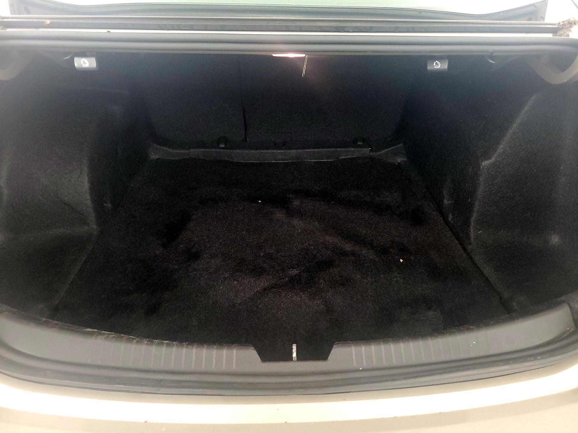 Thumbnail: 2022 Chevrolet Malibu - 20