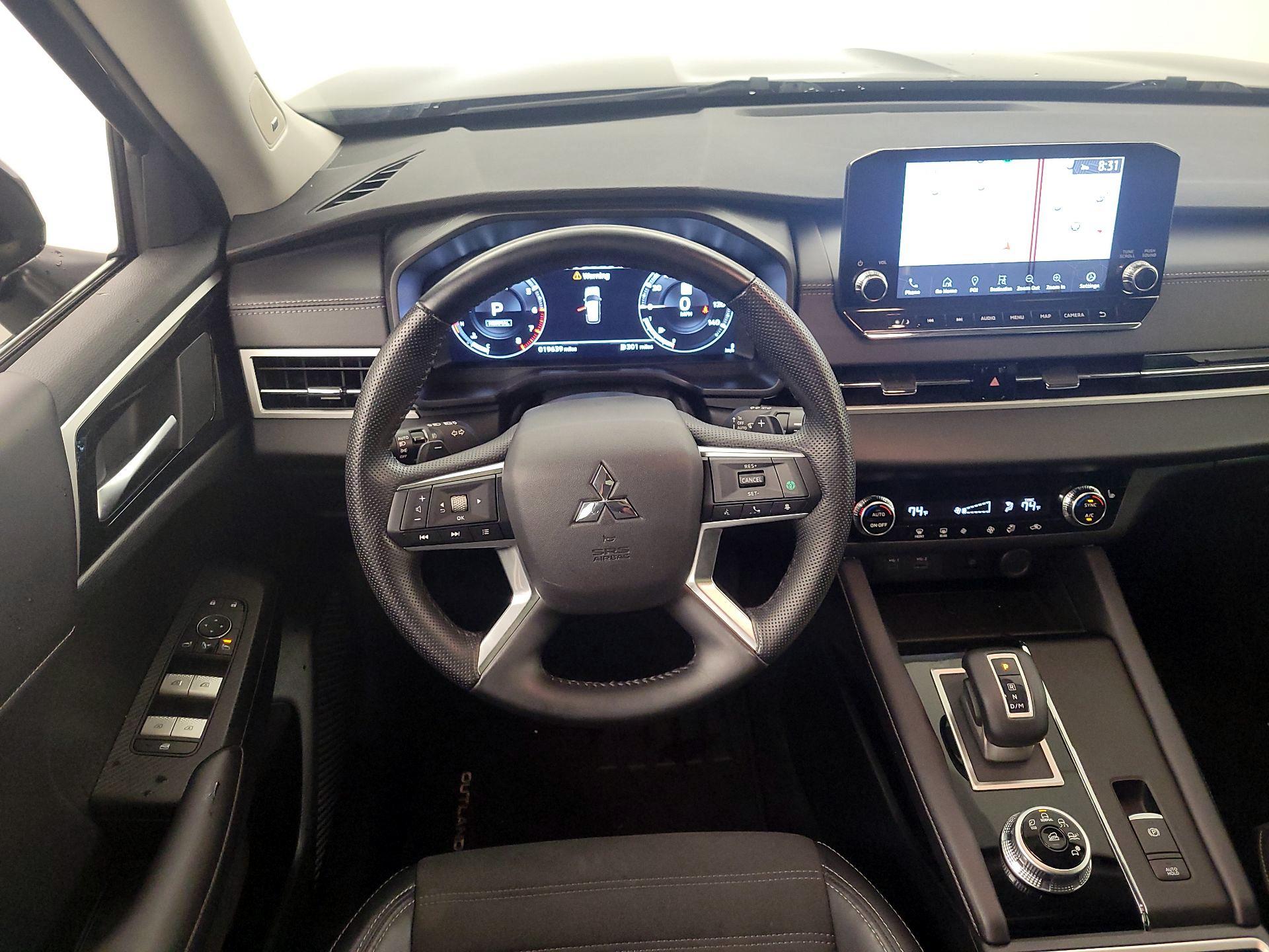 Thumbnail: 2024 Mitsubishi Outlander - 10