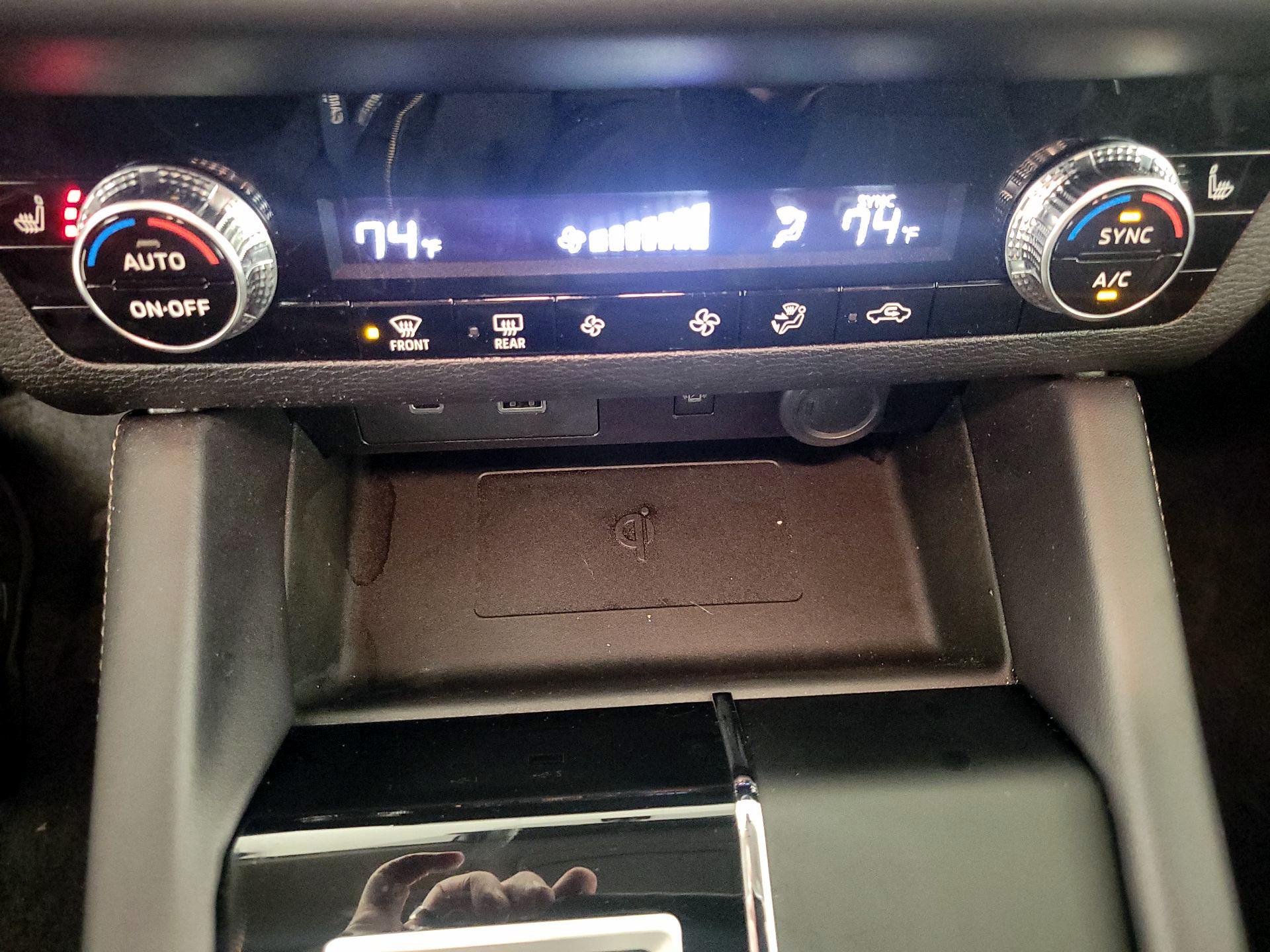 Thumbnail: 2024 Mitsubishi Outlander - 17