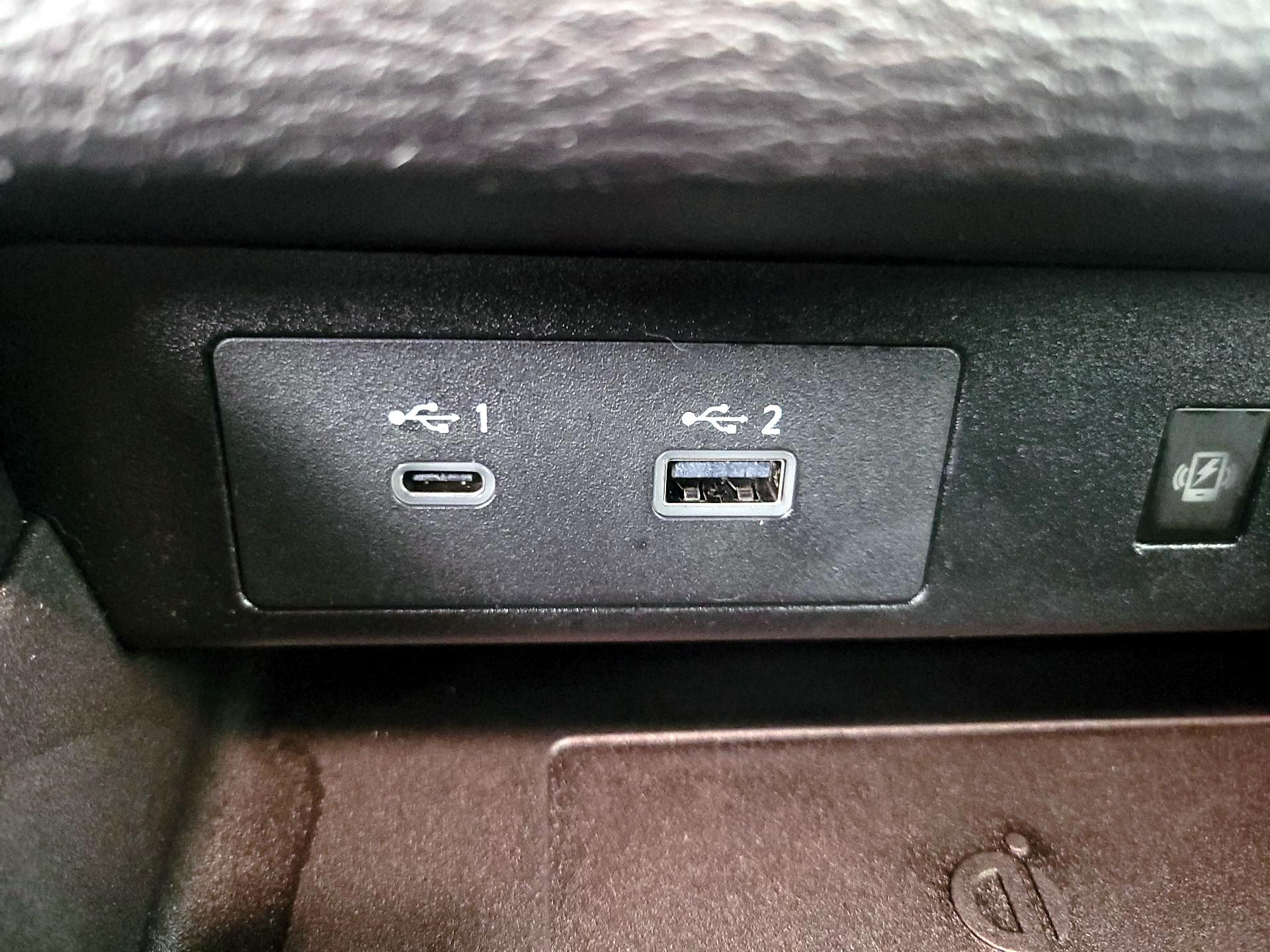 Thumbnail: 2024 Mitsubishi Outlander - 19