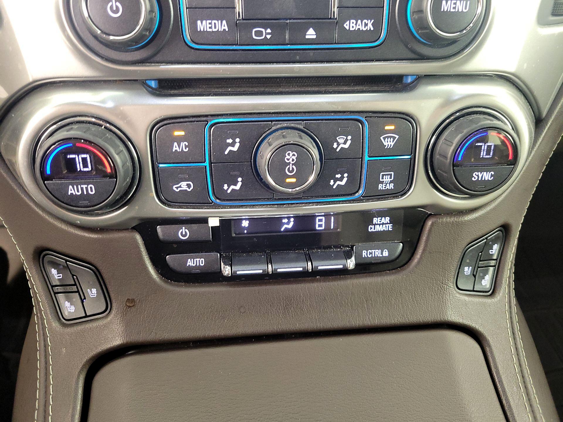 Thumbnail: 2017 Chevrolet Suburban - 17