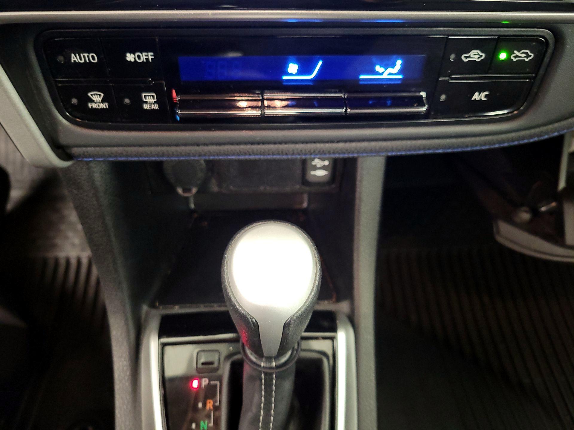 Thumbnail: 2018 Toyota Corolla - 16