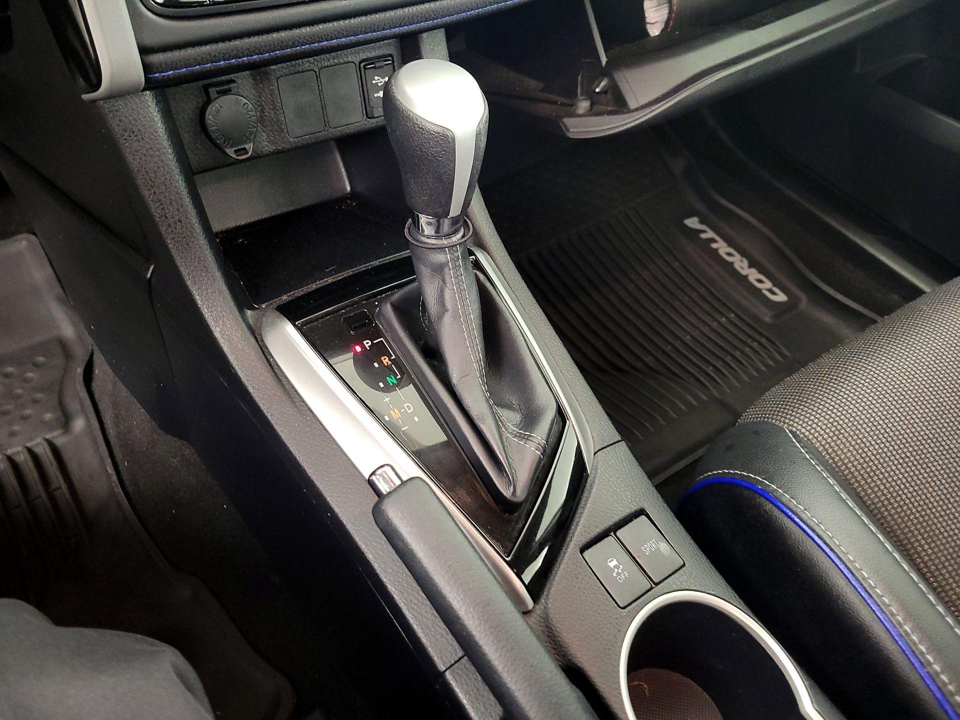 Thumbnail: 2018 Toyota Corolla - 17