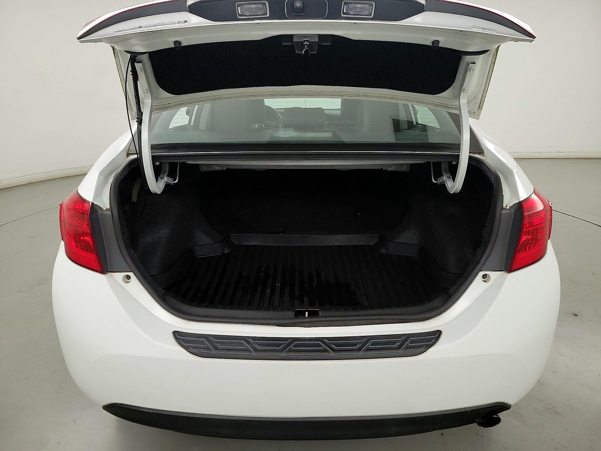 Thumbnail: 2018 Toyota Corolla - 20