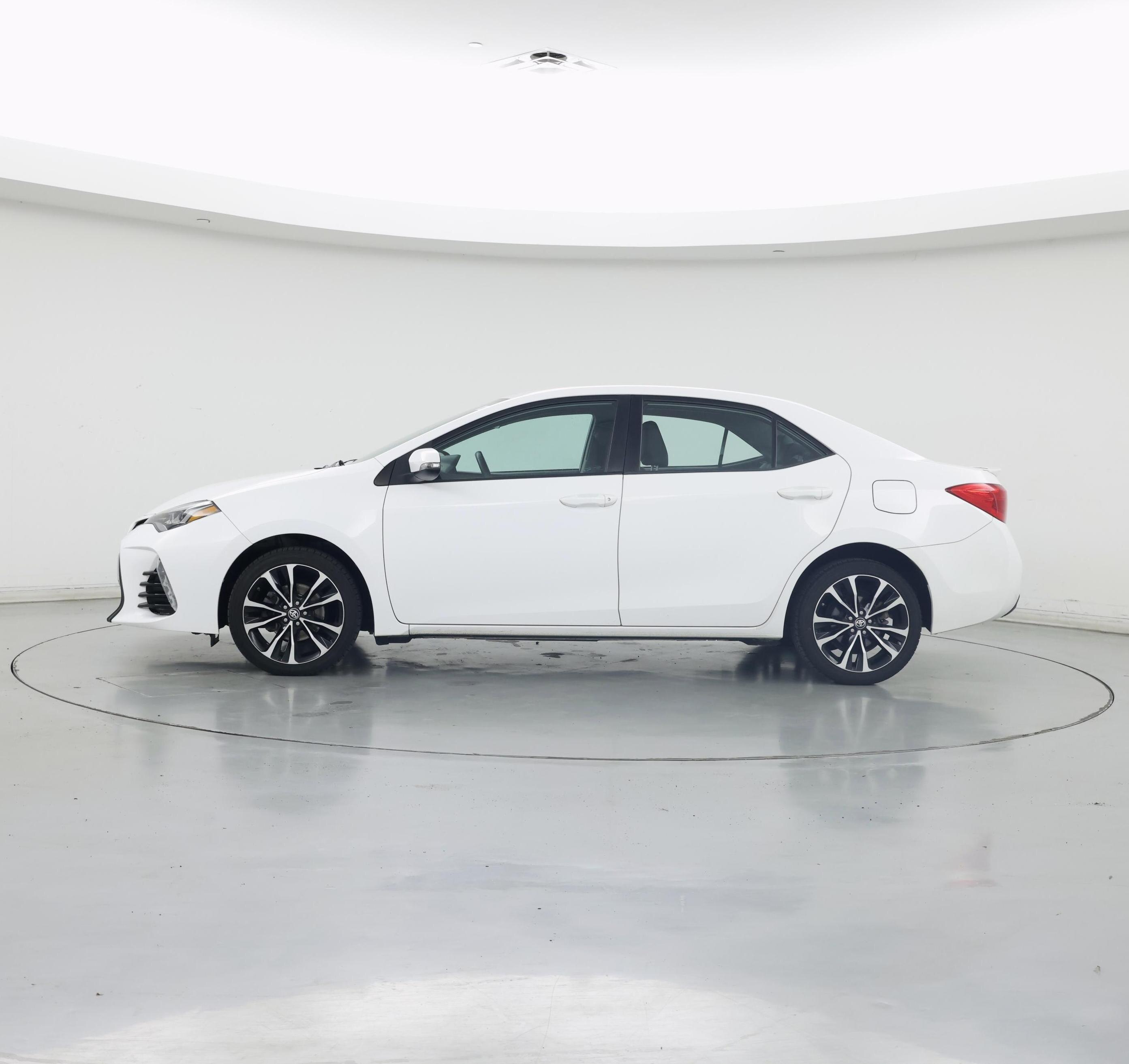 Thumbnail: 2018 Toyota Corolla - 3