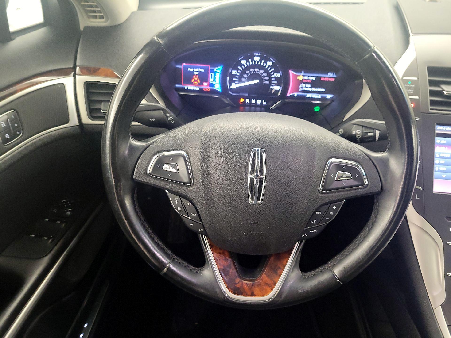 Thumbnail: 2016 Lincoln MKZ - 10