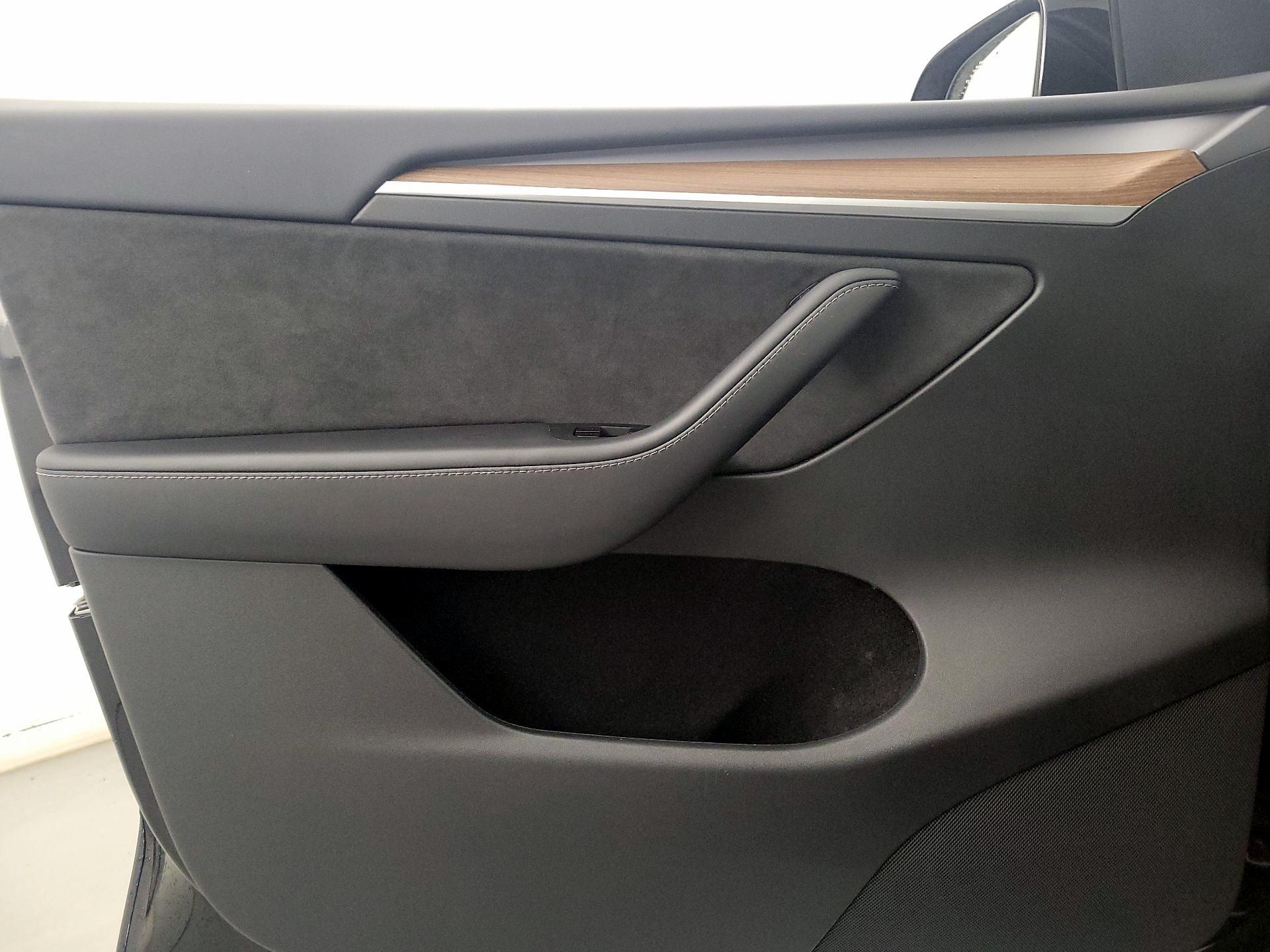 Thumbnail: 2025 Tesla Model Y - 12