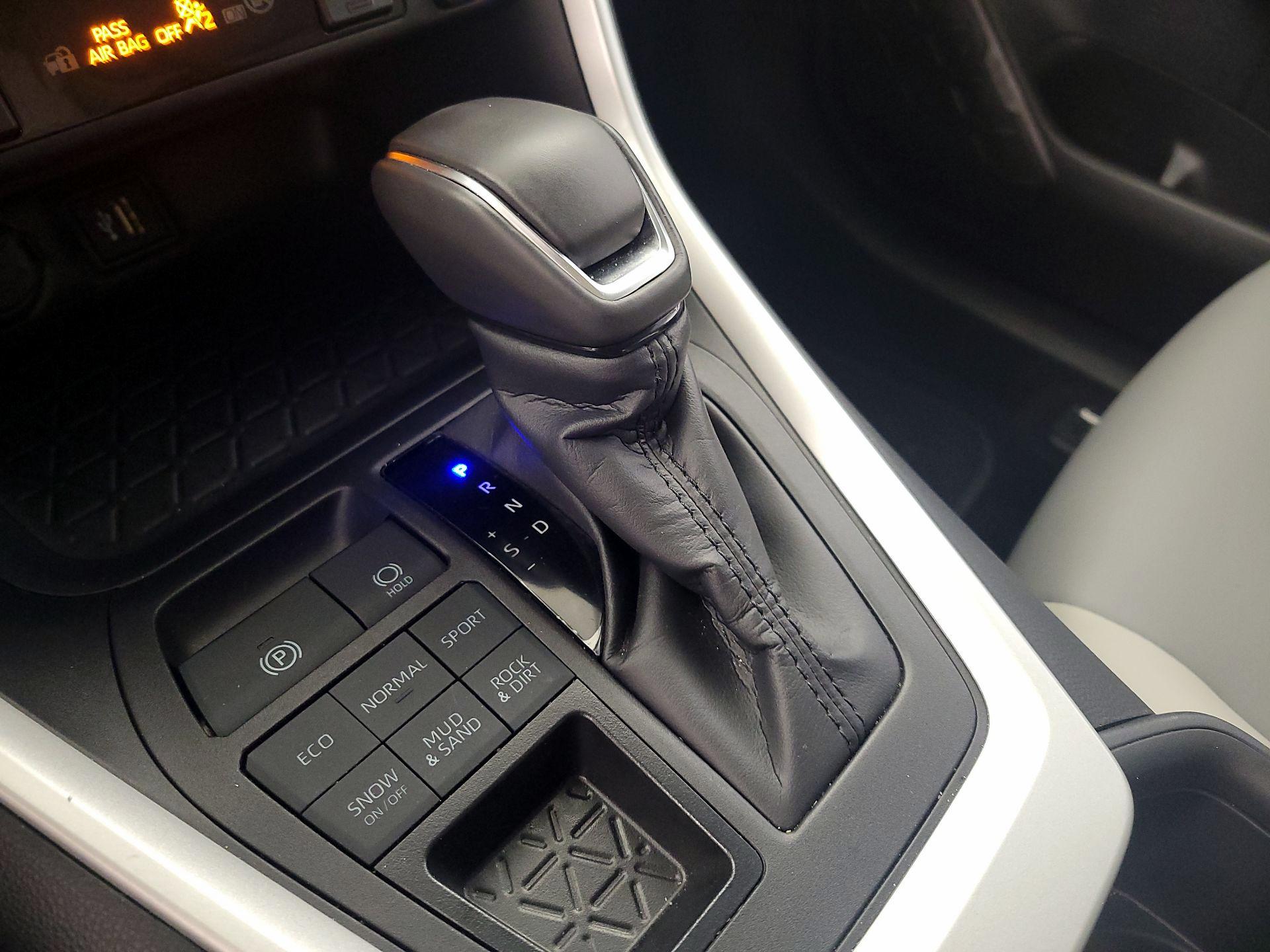 Thumbnail: 2025 Toyota RAV4 - 17