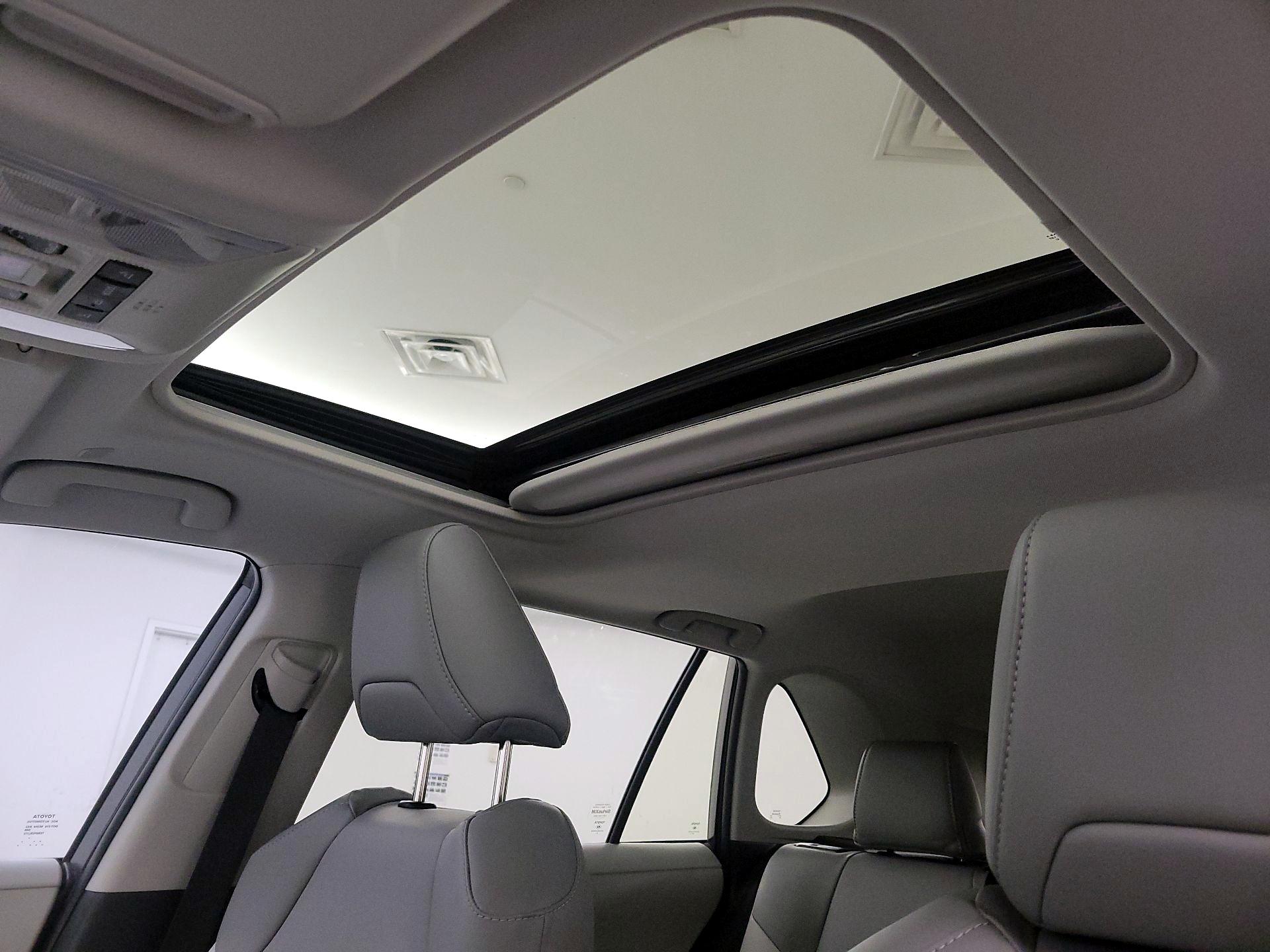 Thumbnail: 2025 Toyota RAV4 - 19