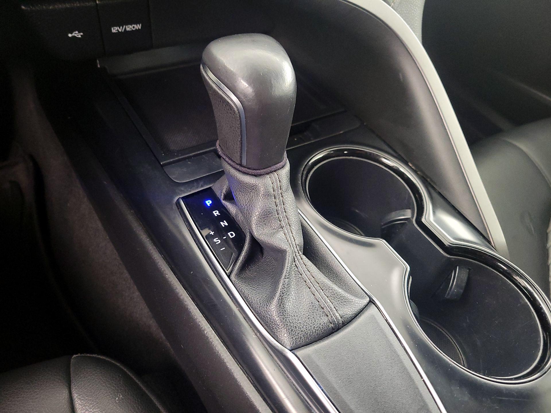 Thumbnail: 2020 Toyota Camry - 18