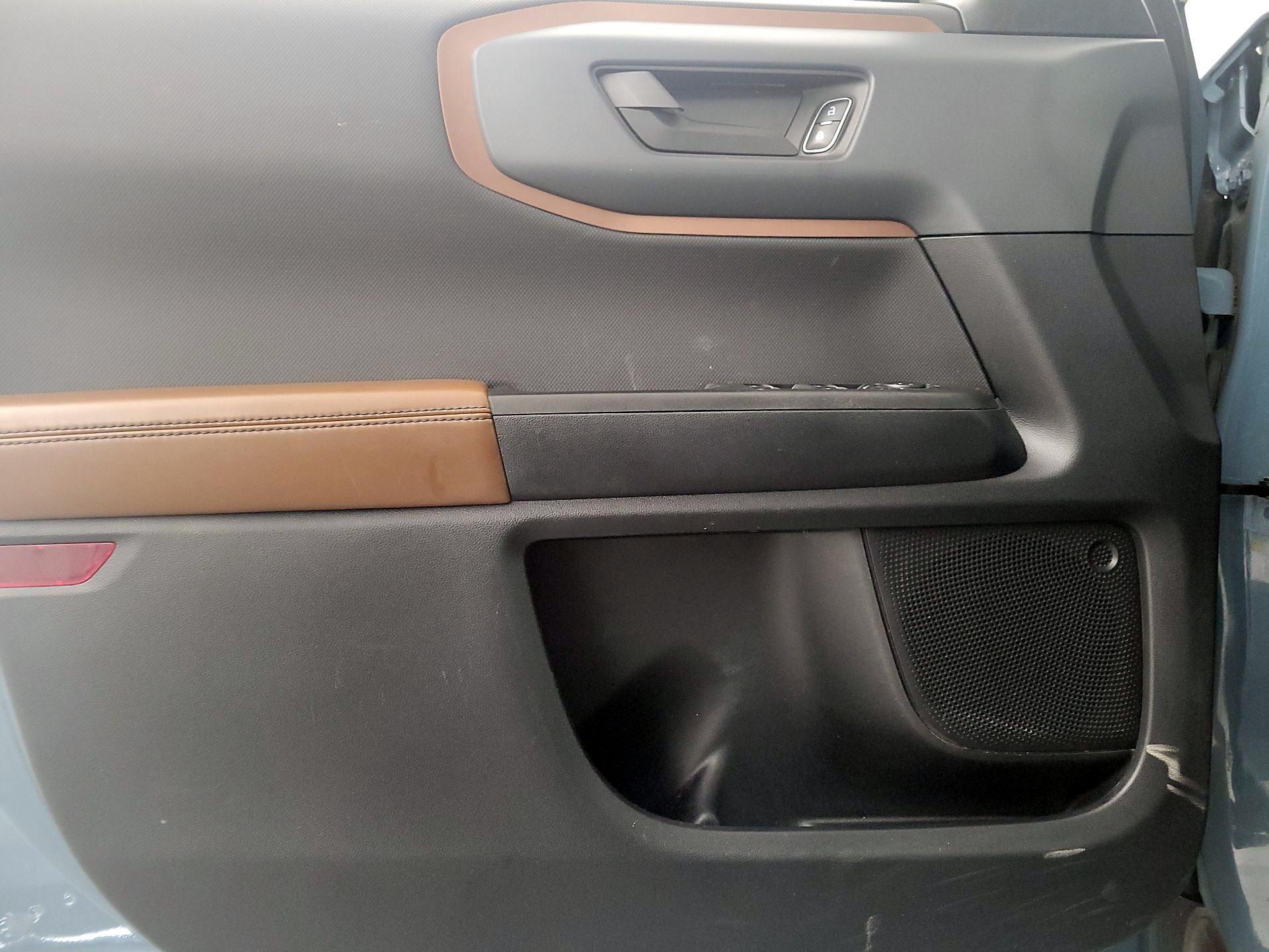 Thumbnail: 2021 Ford Bronco Sport - 12