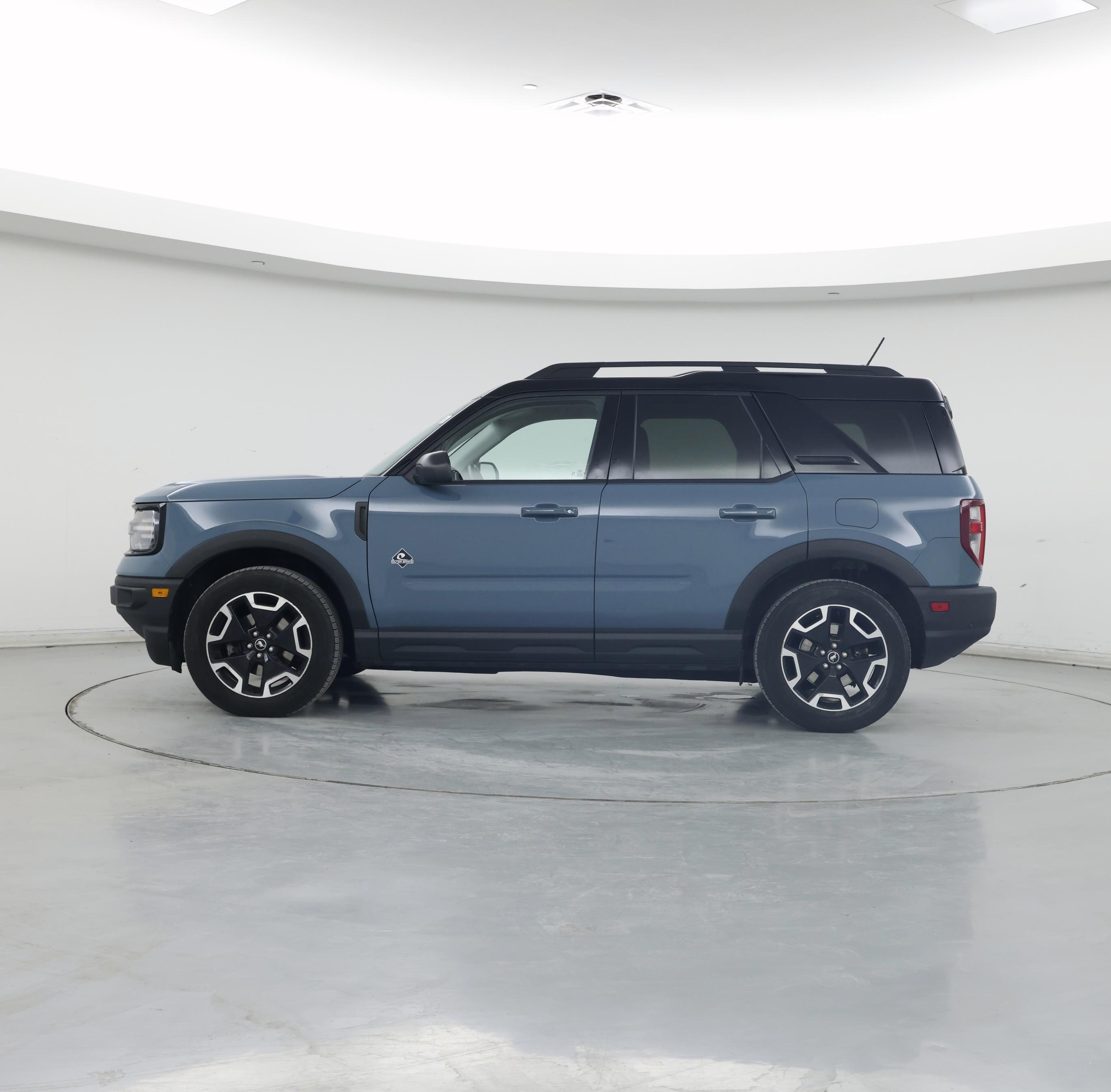 Thumbnail: 2021 Ford Bronco Sport - 3