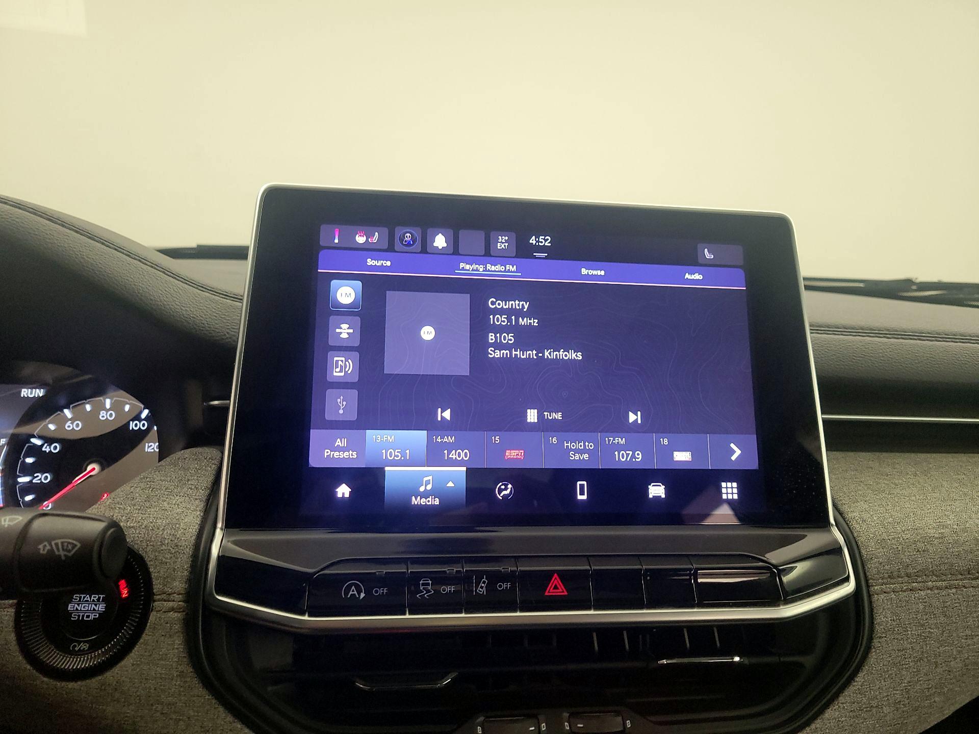 Thumbnail: 2023 Jeep Compass - 15