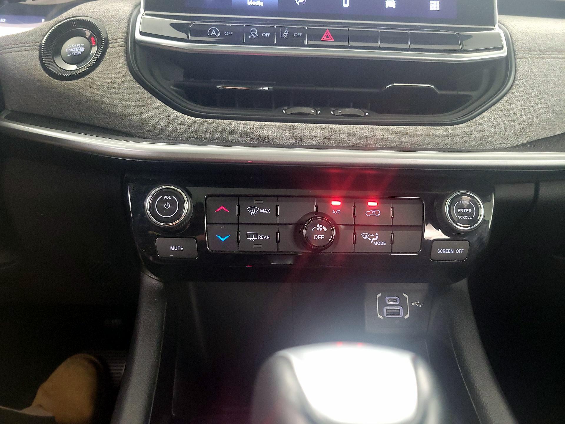 Thumbnail: 2023 Jeep Compass - 16