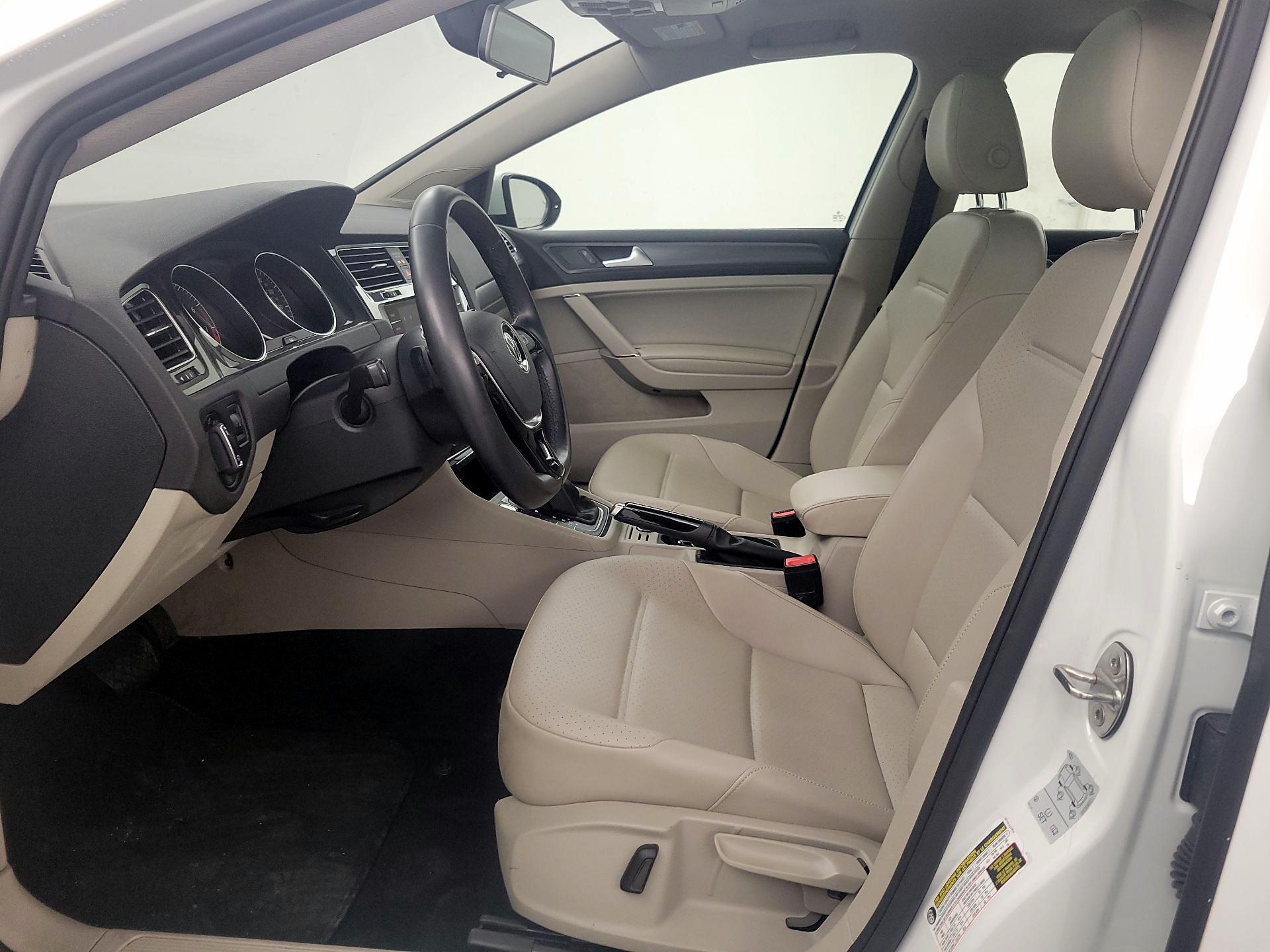 Thumbnail: 2019 Volkswagen Golf - 11