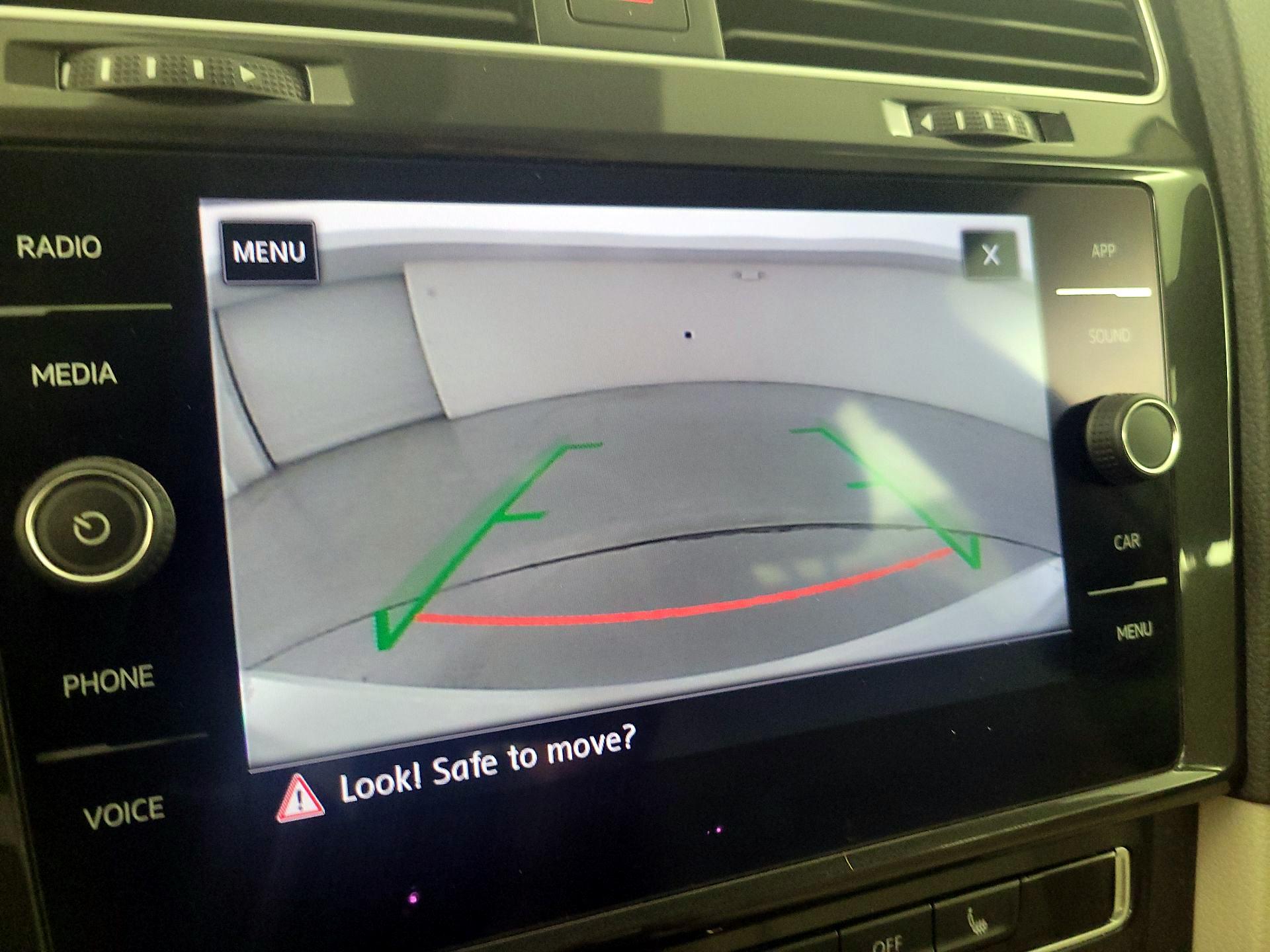 Thumbnail: 2019 Volkswagen Golf - 14