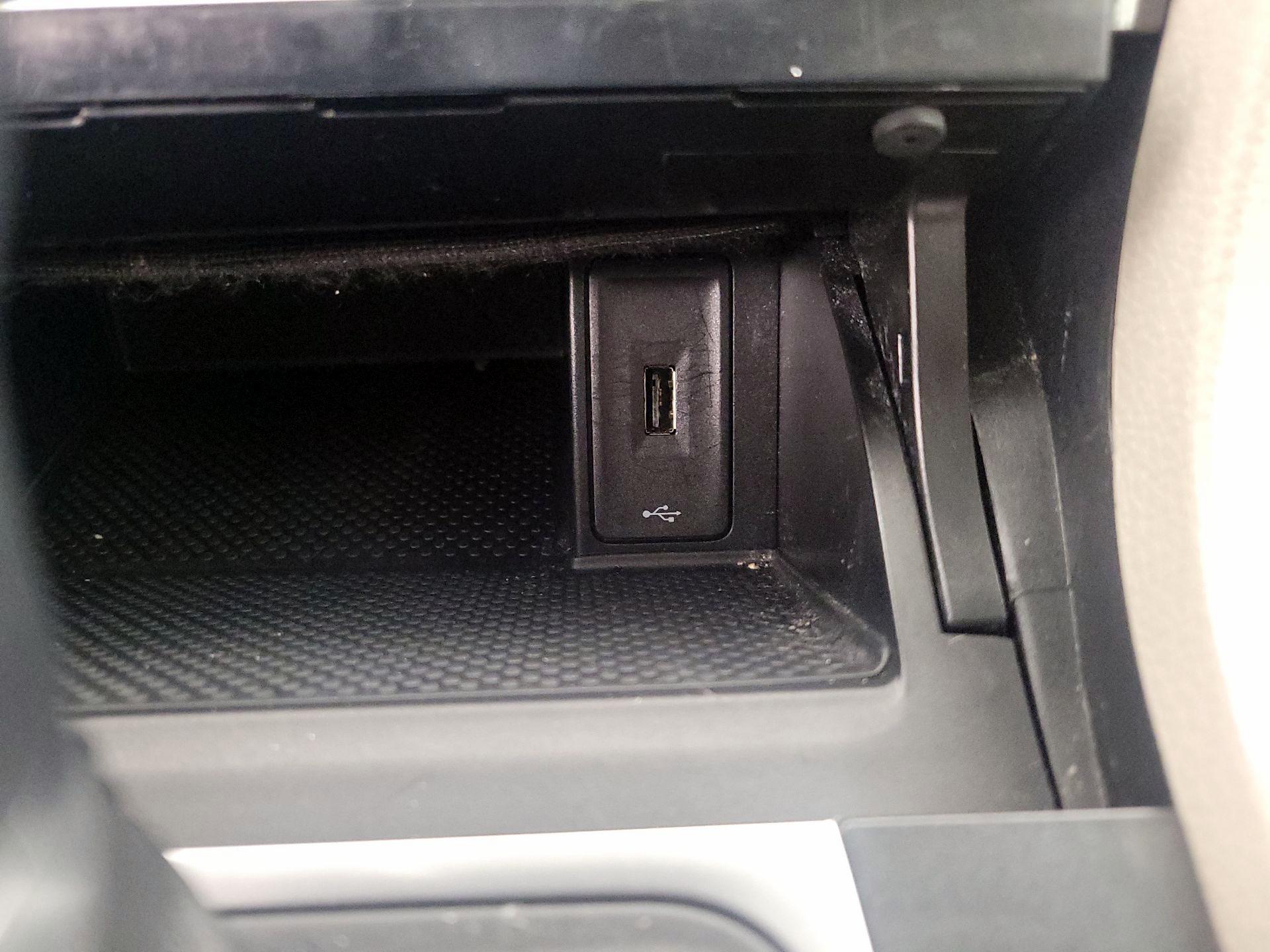 Thumbnail: 2019 Volkswagen Golf - 18