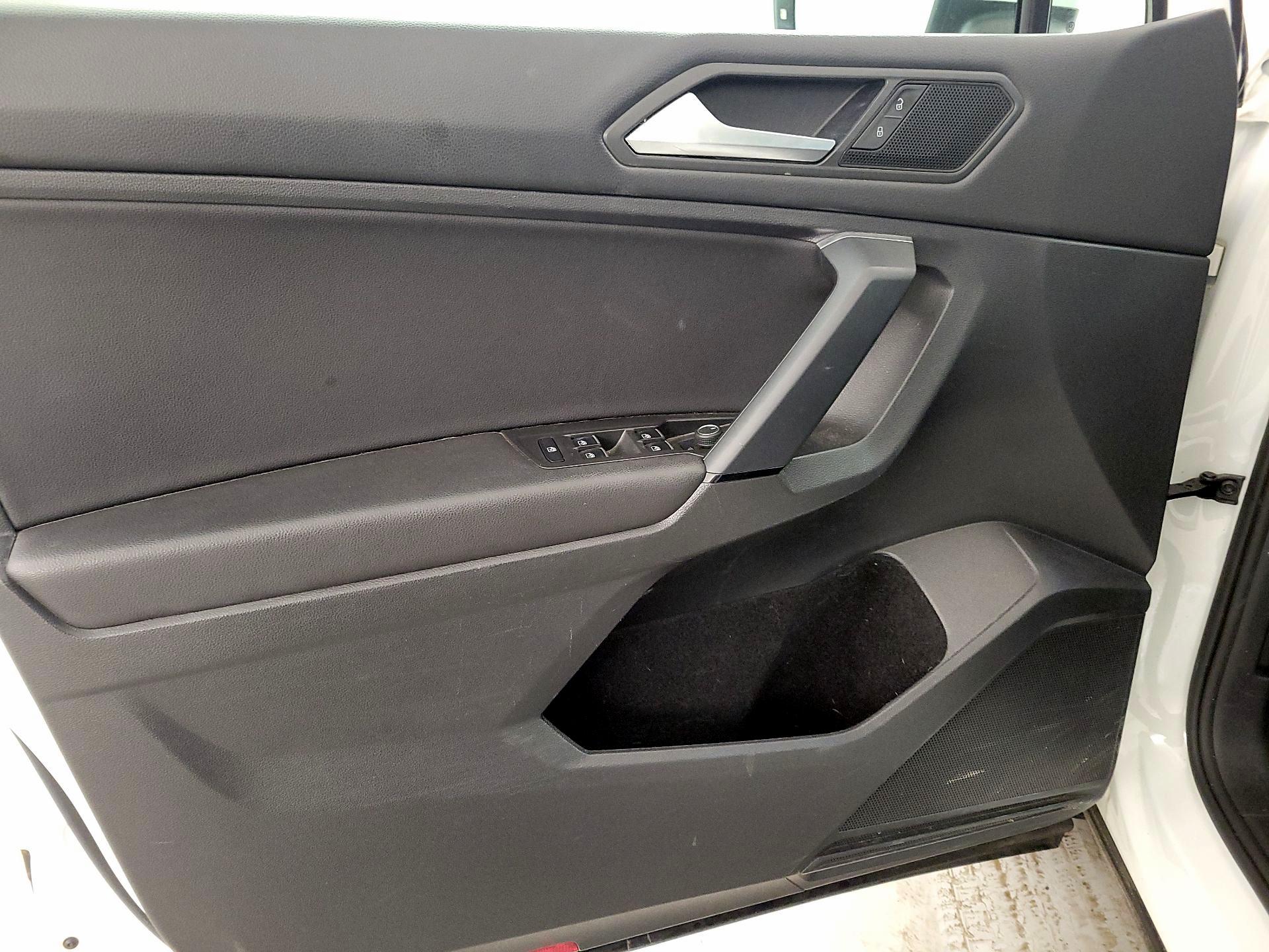 Thumbnail: 2019 Volkswagen Tiguan - 12