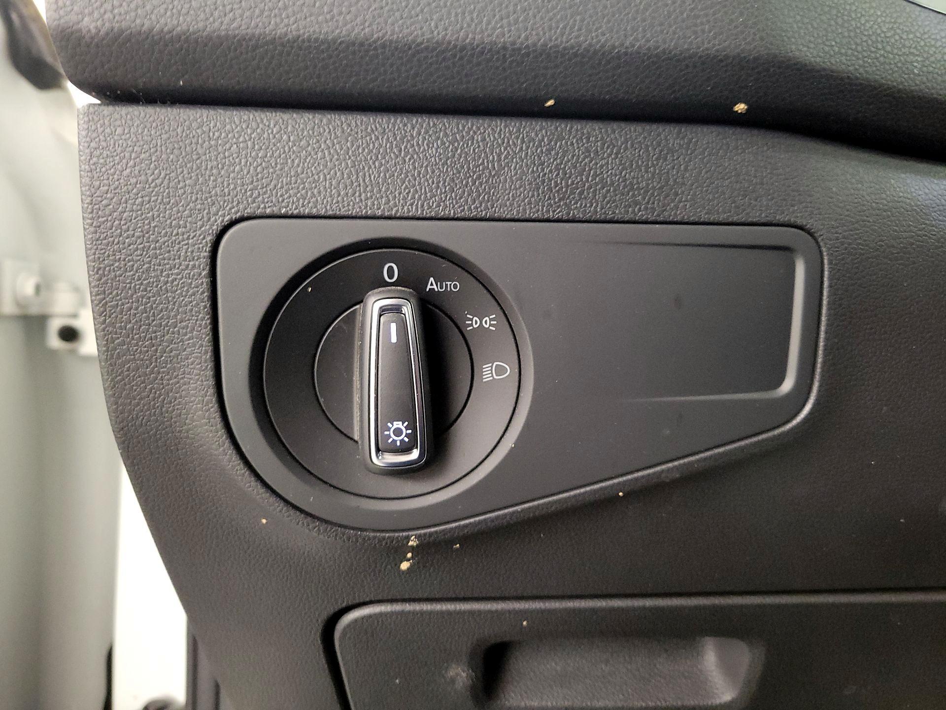 Thumbnail: 2019 Volkswagen Tiguan - 13