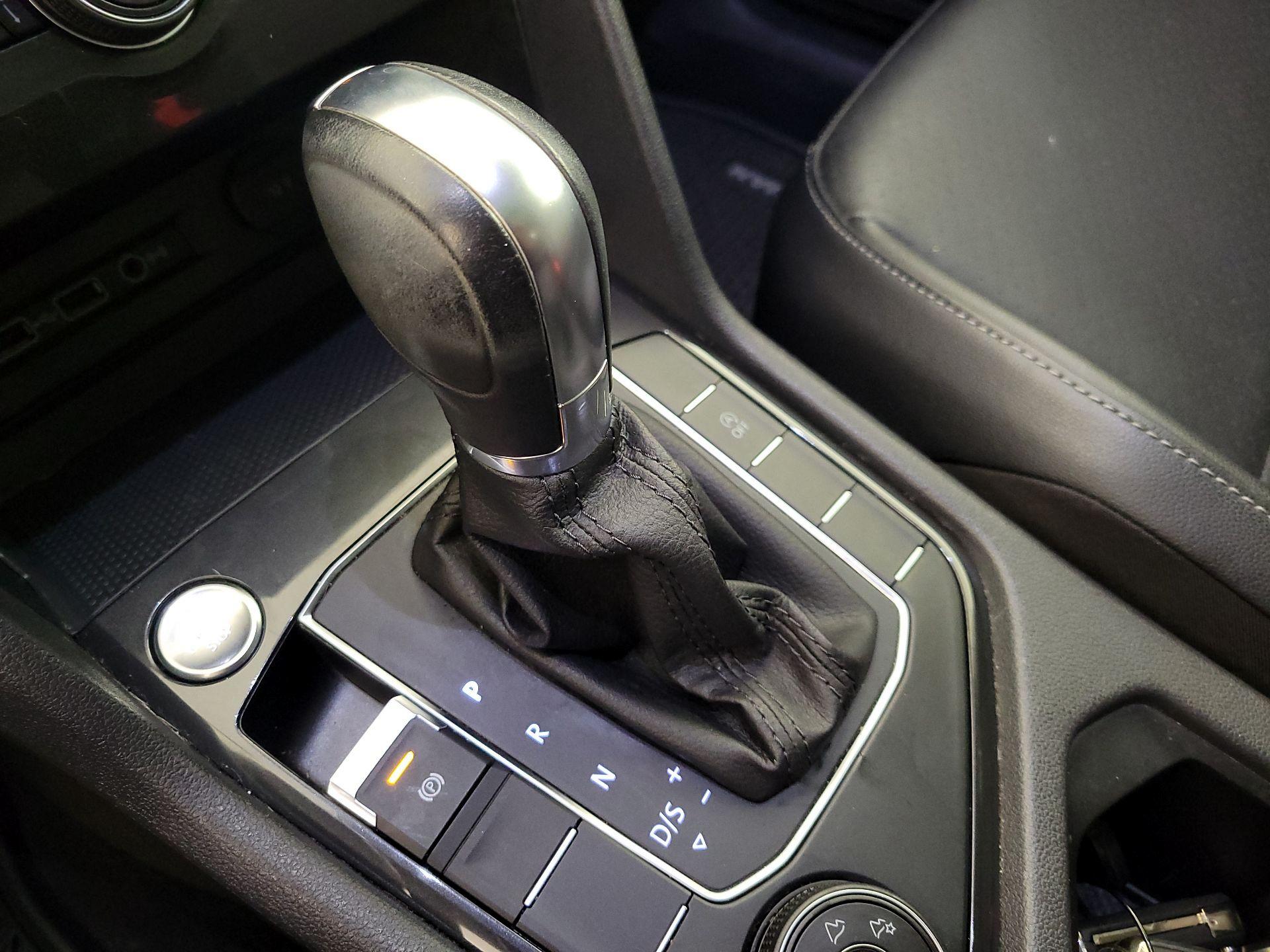 Thumbnail: 2019 Volkswagen Tiguan - 17