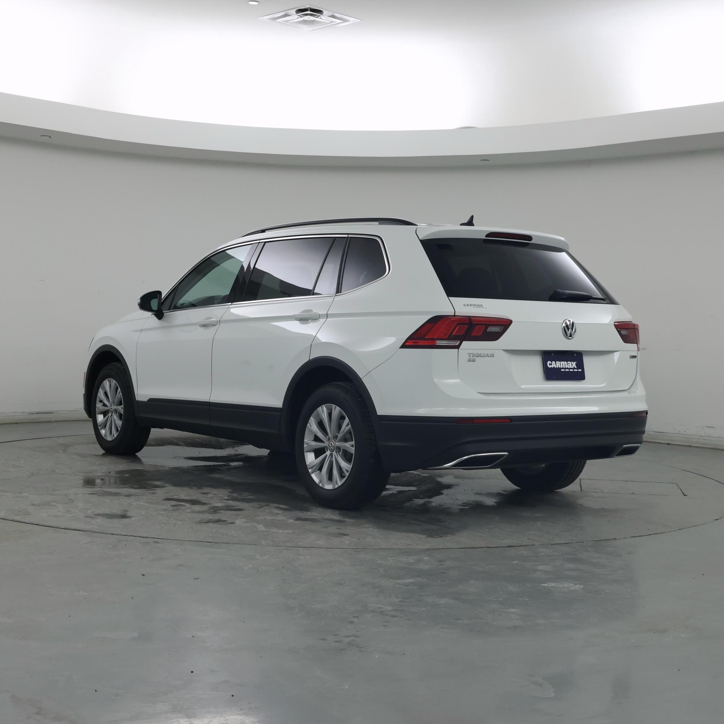 Thumbnail: 2019 Volkswagen Tiguan - 2