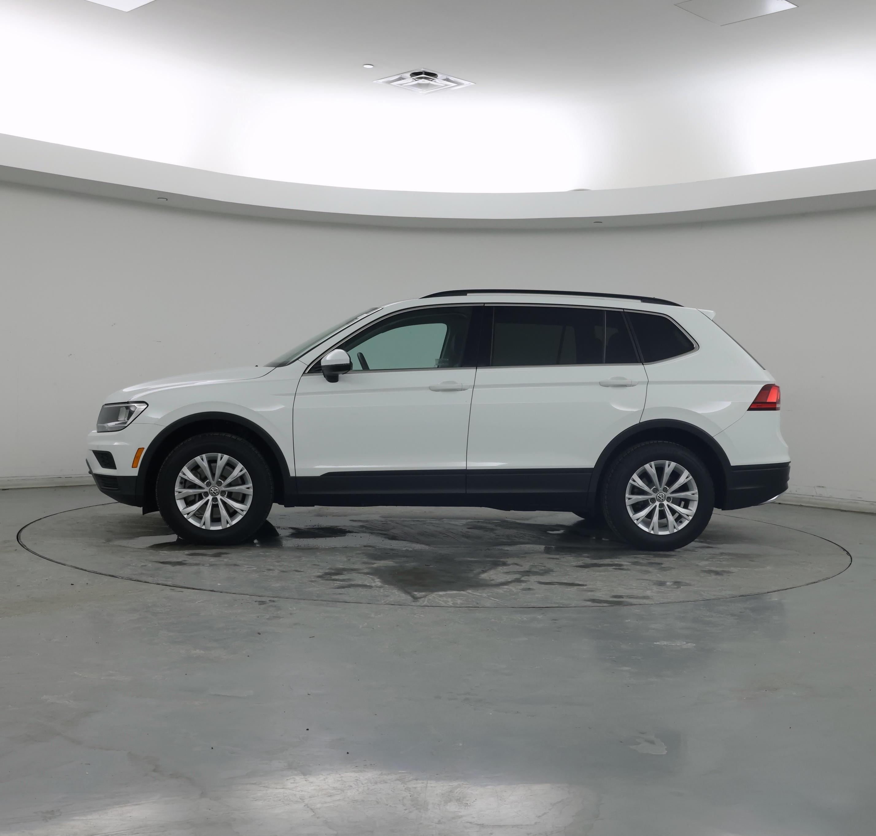 Thumbnail: 2019 Volkswagen Tiguan - 3