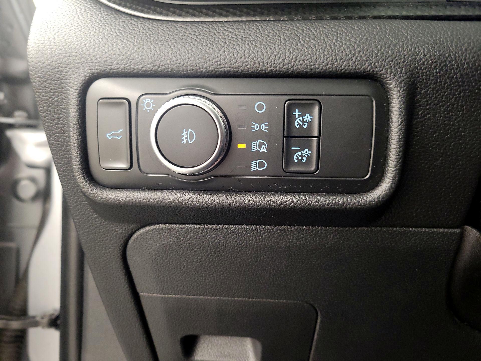 Thumbnail: 2020 Ford Explorer - 13