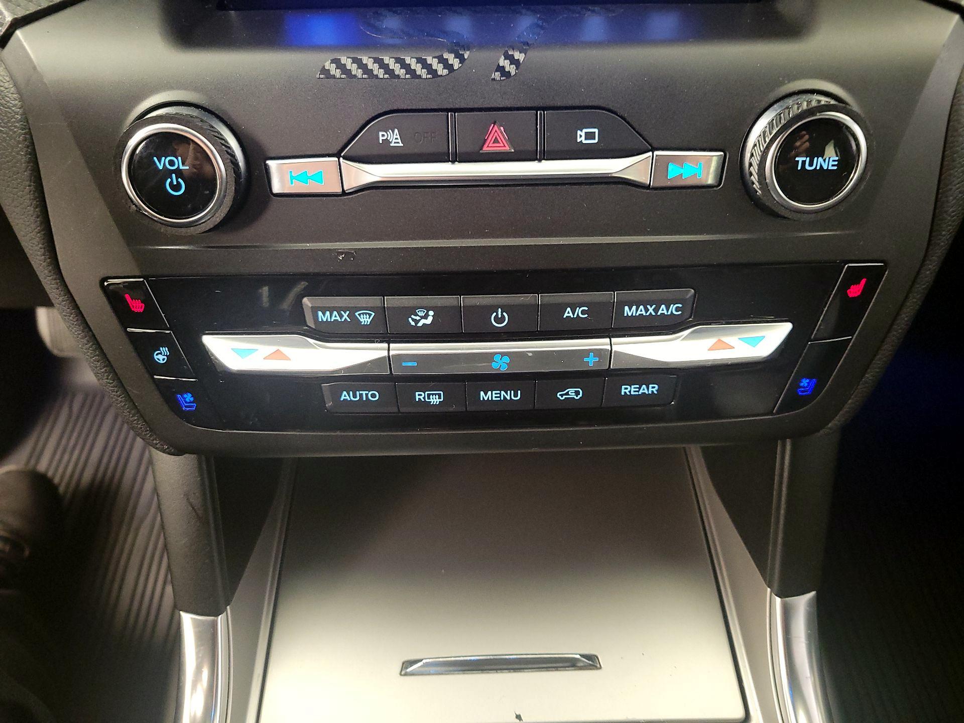 Thumbnail: 2020 Ford Explorer - 17