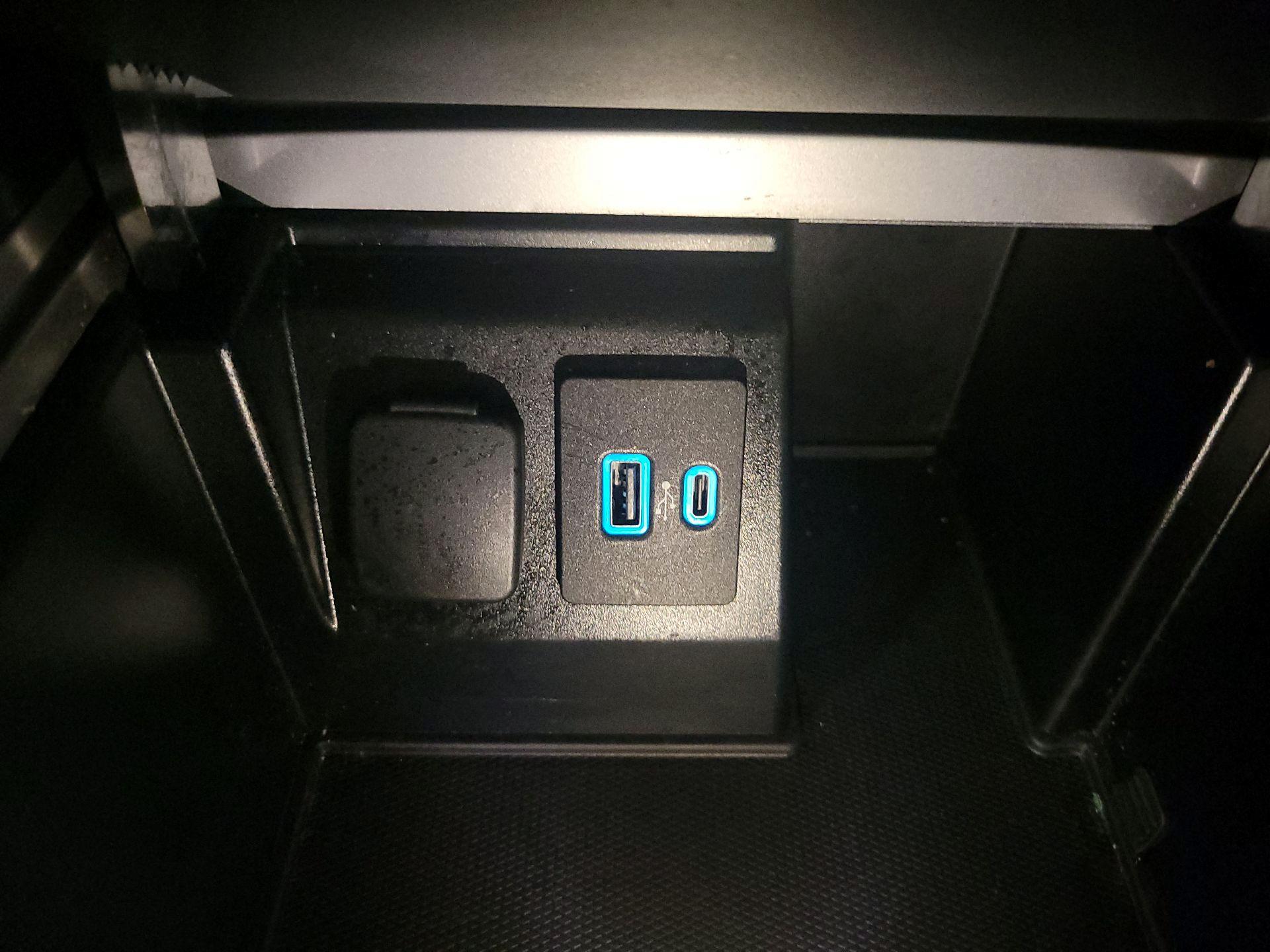 Thumbnail: 2020 Ford Explorer - 19