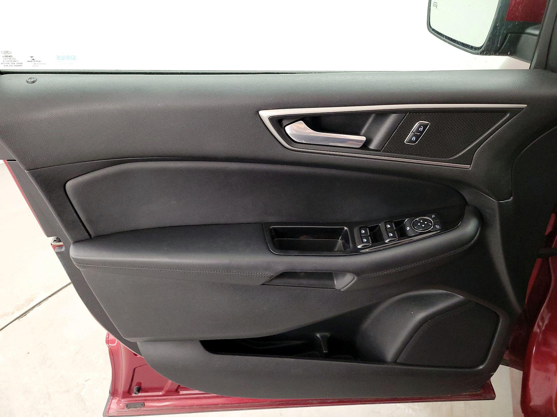 Thumbnail: 2015 Ford Edge - 12