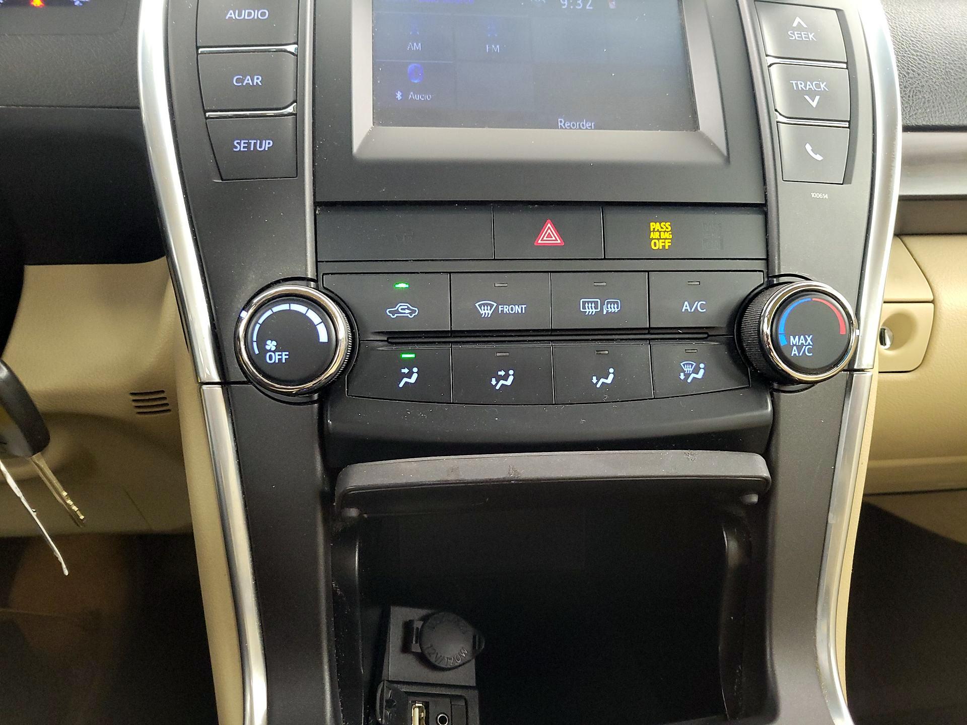 Thumbnail: 2017 Toyota Camry - 16