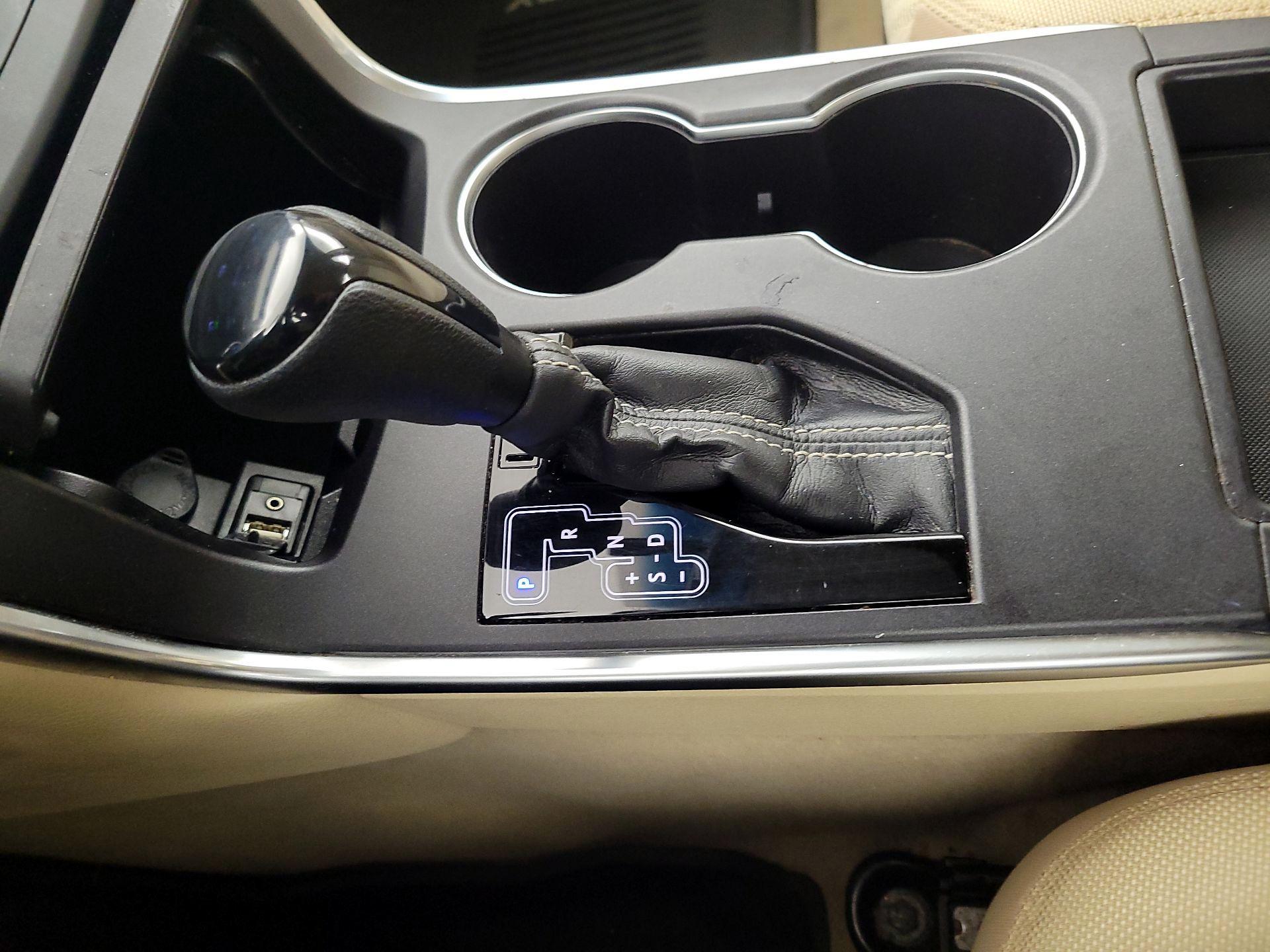 Thumbnail: 2017 Toyota Camry - 17