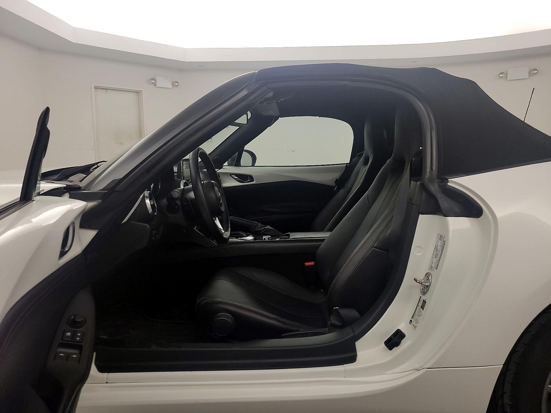 Thumbnail: 2016 Mazda MX-5 Miata - 11