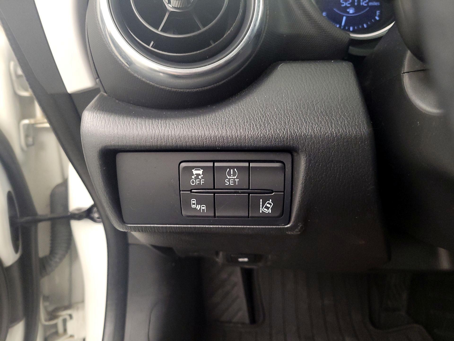 Thumbnail: 2016 Mazda MX-5 Miata - 13