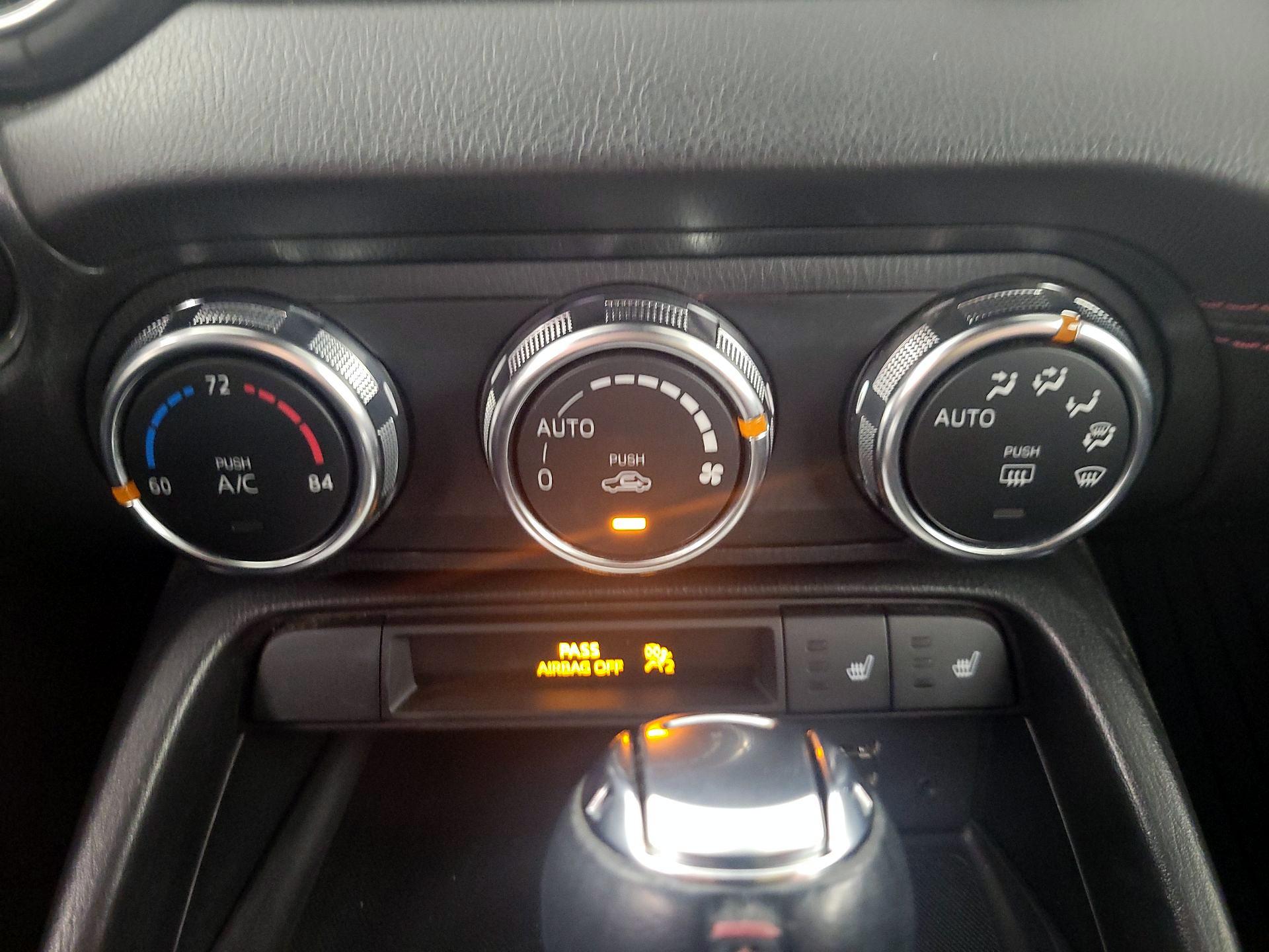 Thumbnail: 2016 Mazda MX-5 Miata - 16