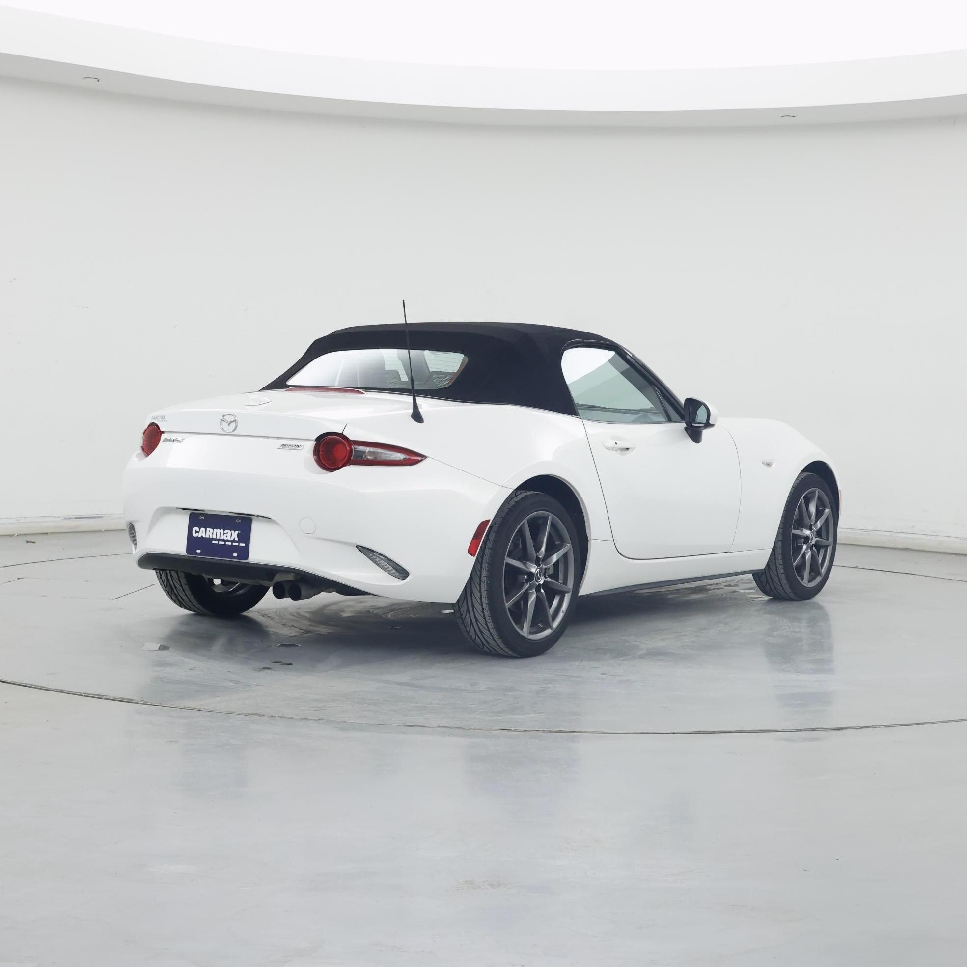 Thumbnail: 2016 Mazda MX-5 Miata - 8