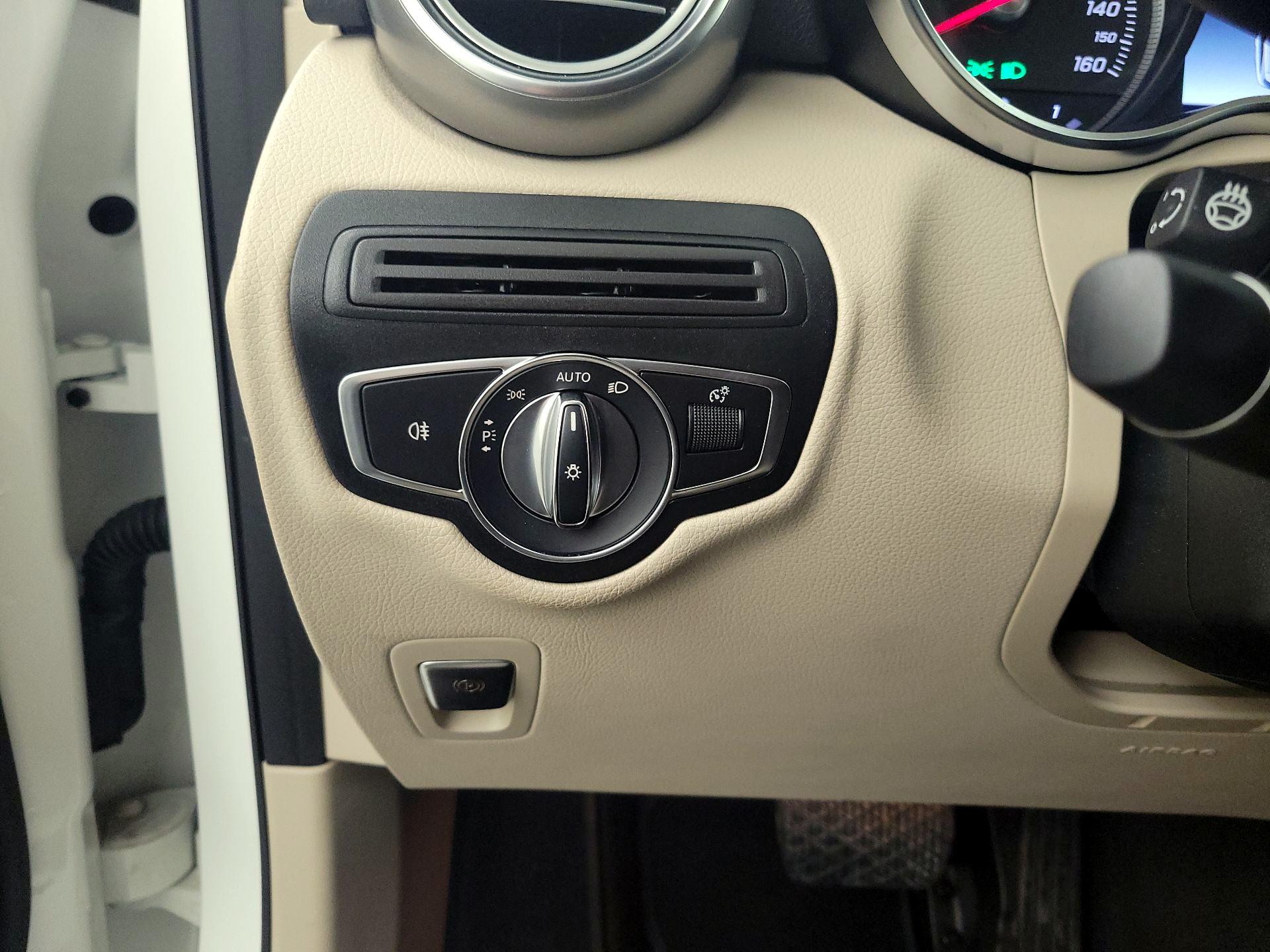 Thumbnail: 2019 Mercedes-Benz GLC - 13