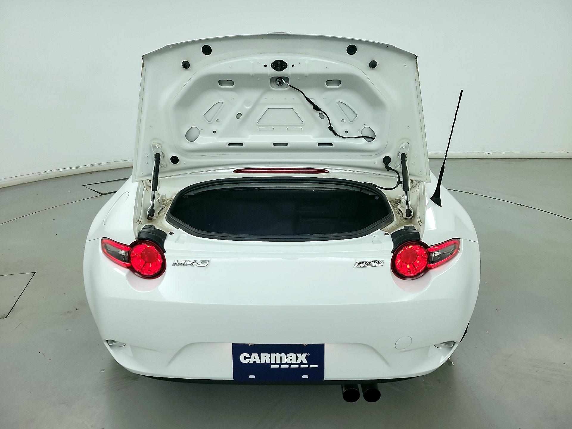 Thumbnail: 2017 Mazda MX-5 Miata - 18