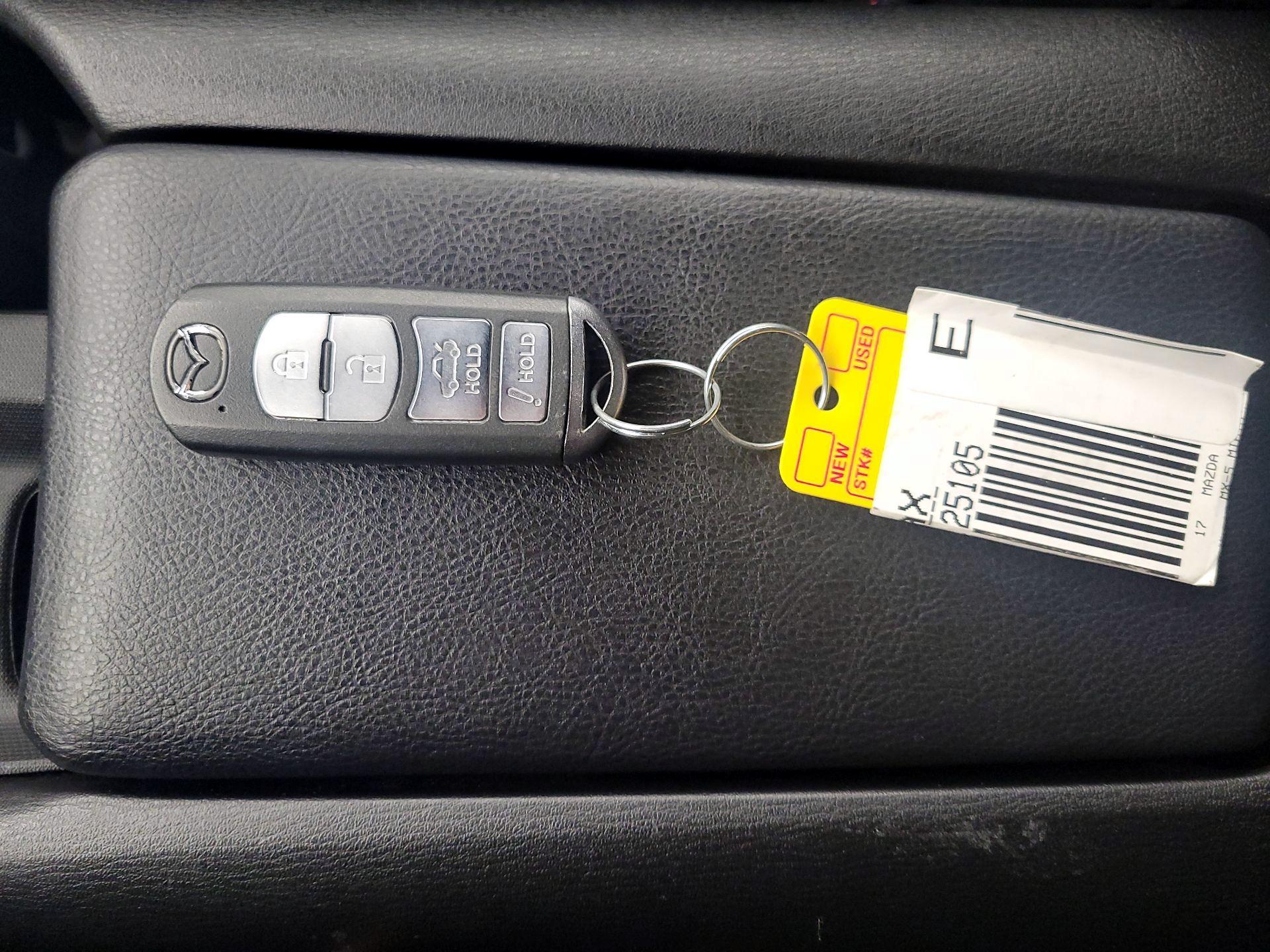 Thumbnail: 2017 Mazda MX-5 Miata - 20