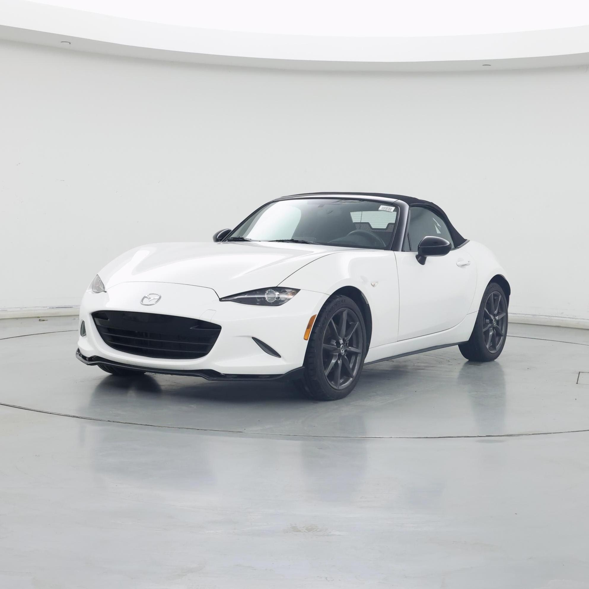 Thumbnail: 2017 Mazda MX-5 Miata - 4
