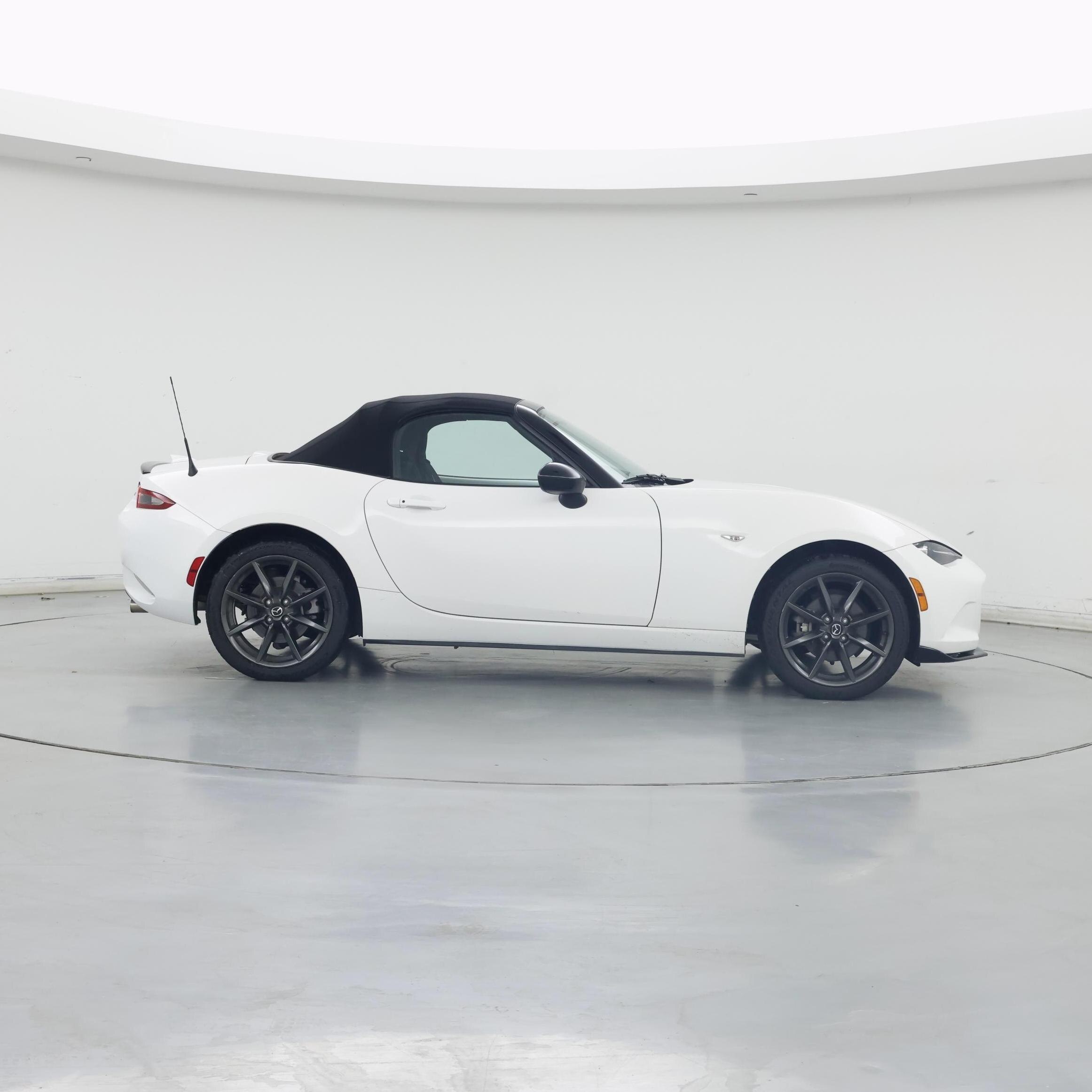 Thumbnail: 2017 Mazda MX-5 Miata - 7
