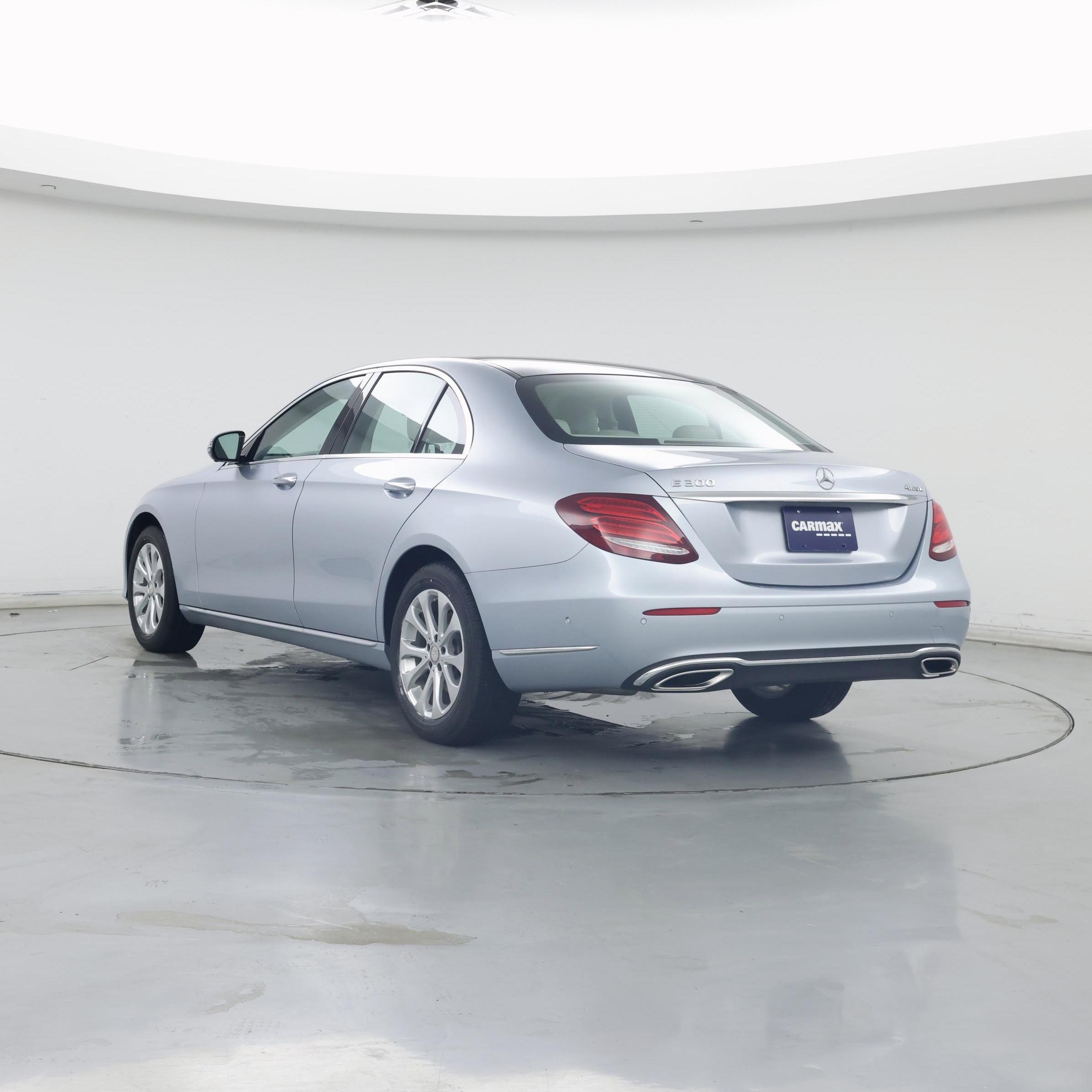 Thumbnail: 2017 Mercedes-Benz E-Class - 2