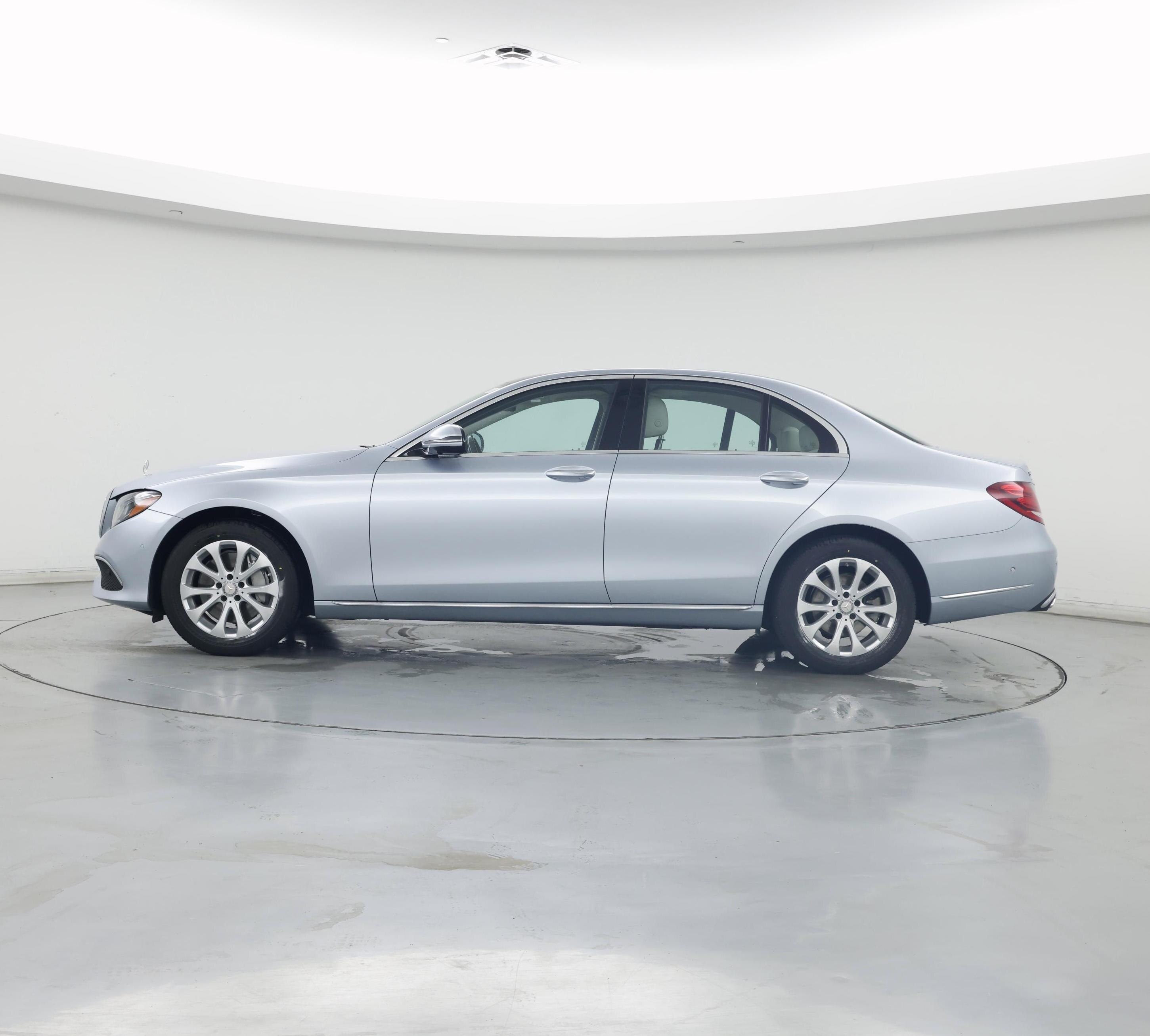 Thumbnail: 2017 Mercedes-Benz E-Class - 3